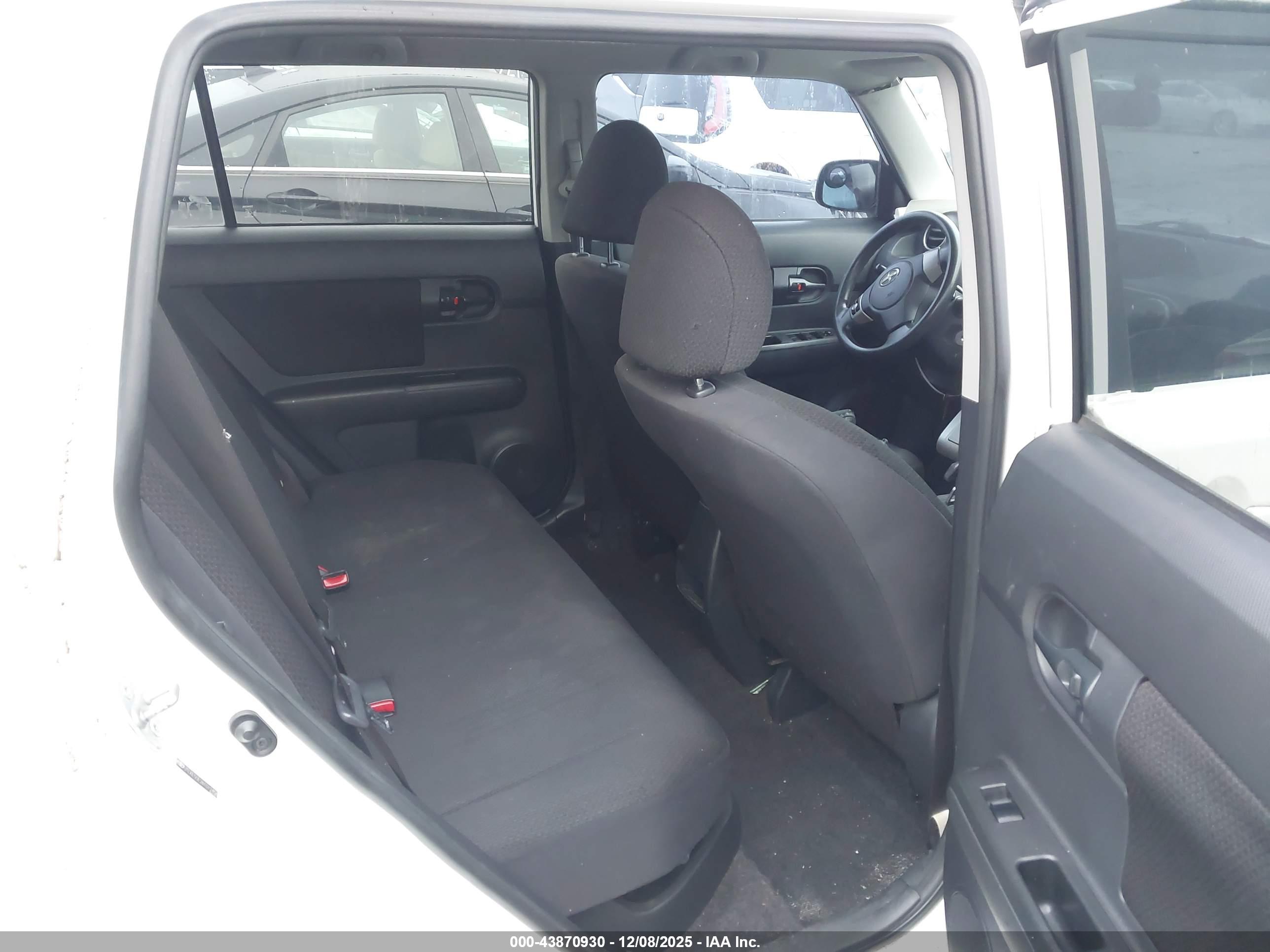 SCION XB image 8