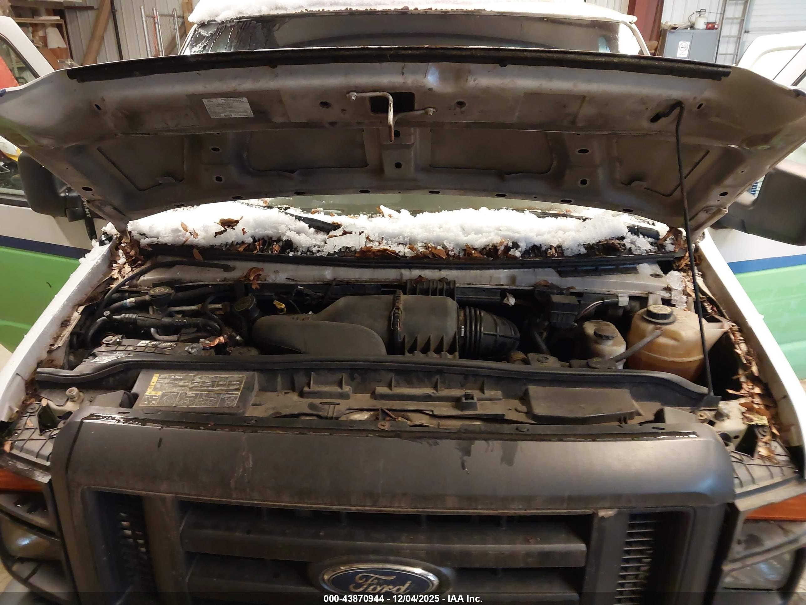 FORD E-250 image 10