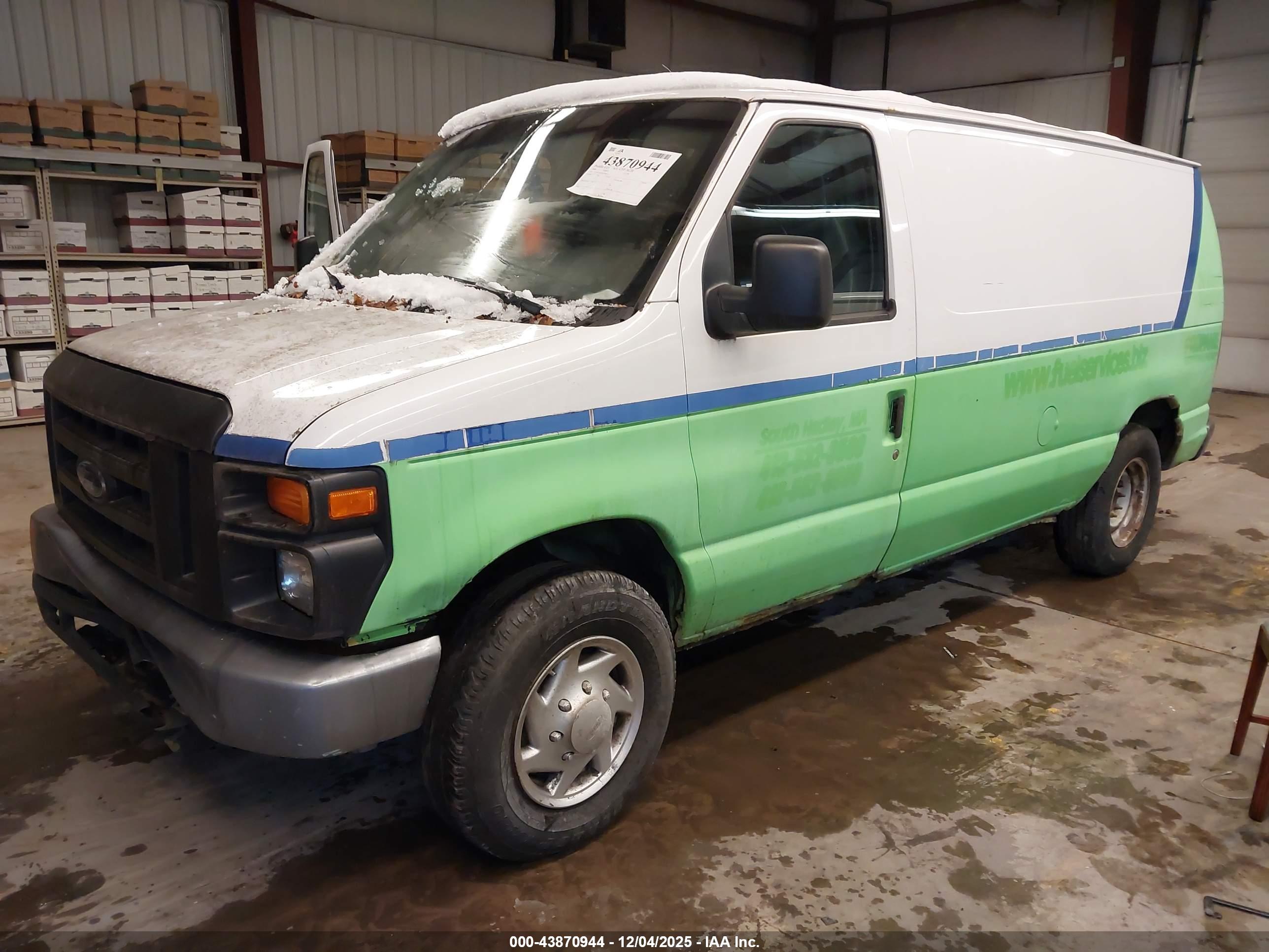 FORD E-250 image 2