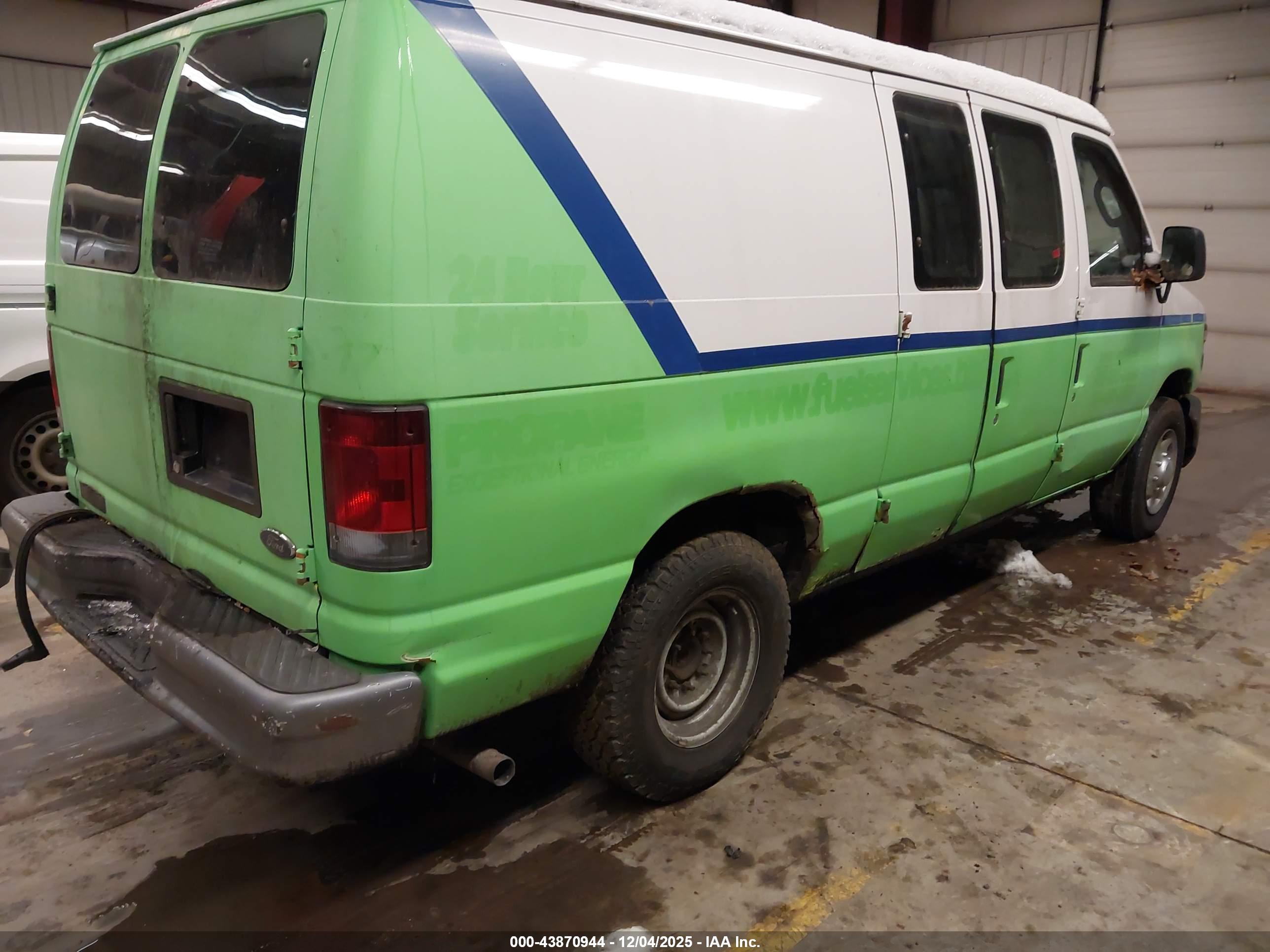 FORD E-250 image 4