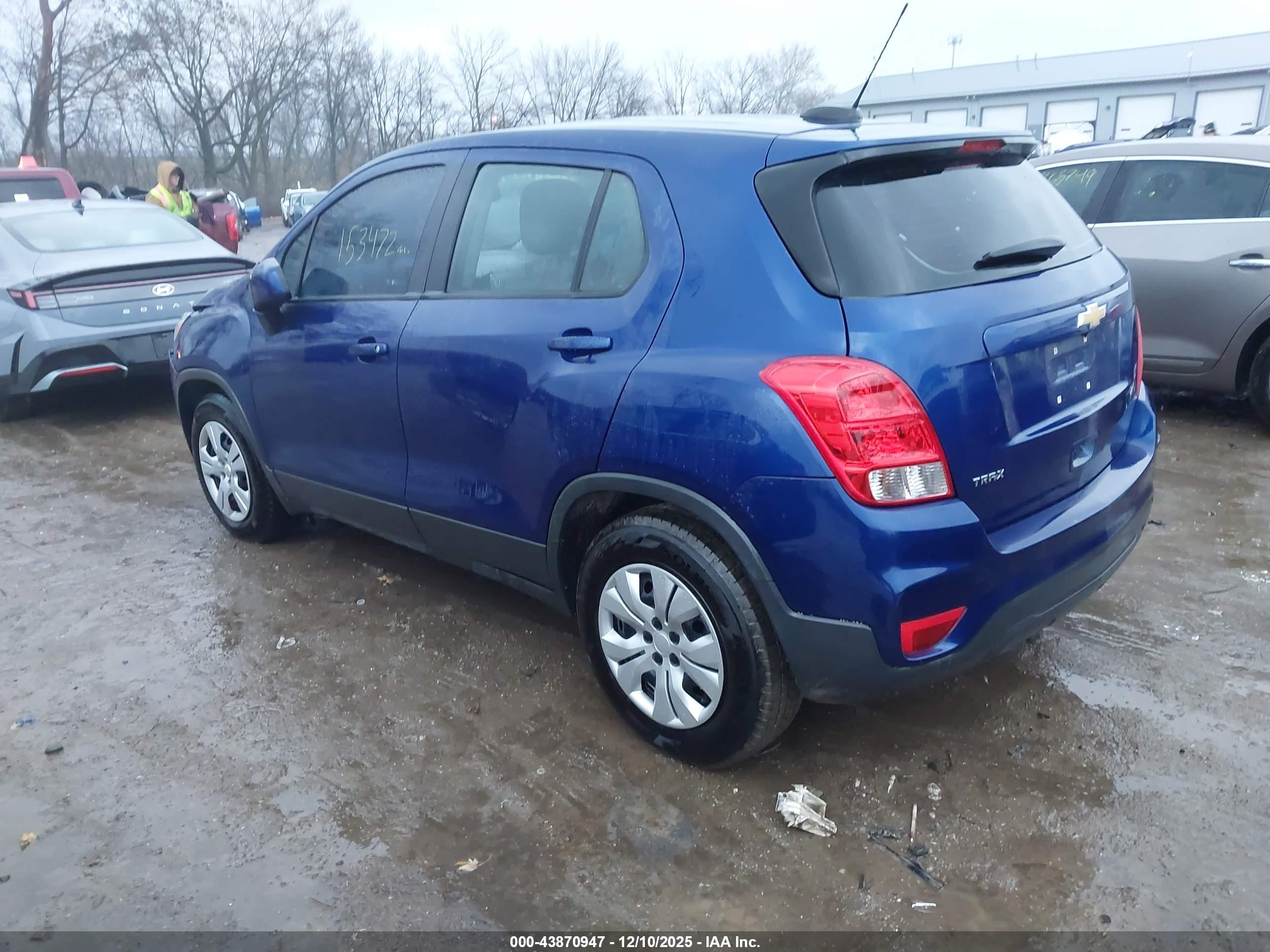 CHEVROLET TRAX image 3