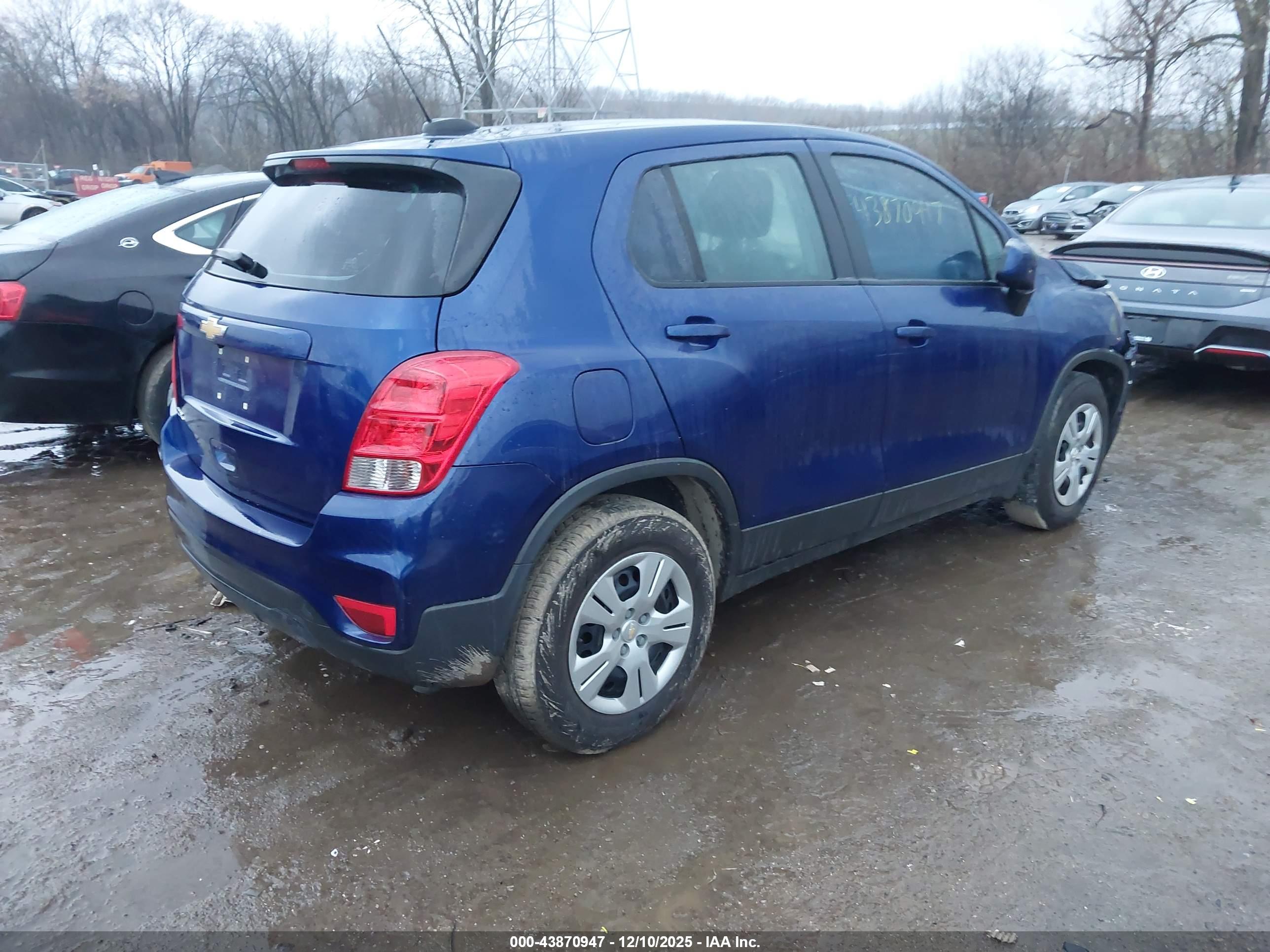 CHEVROLET TRAX image 4