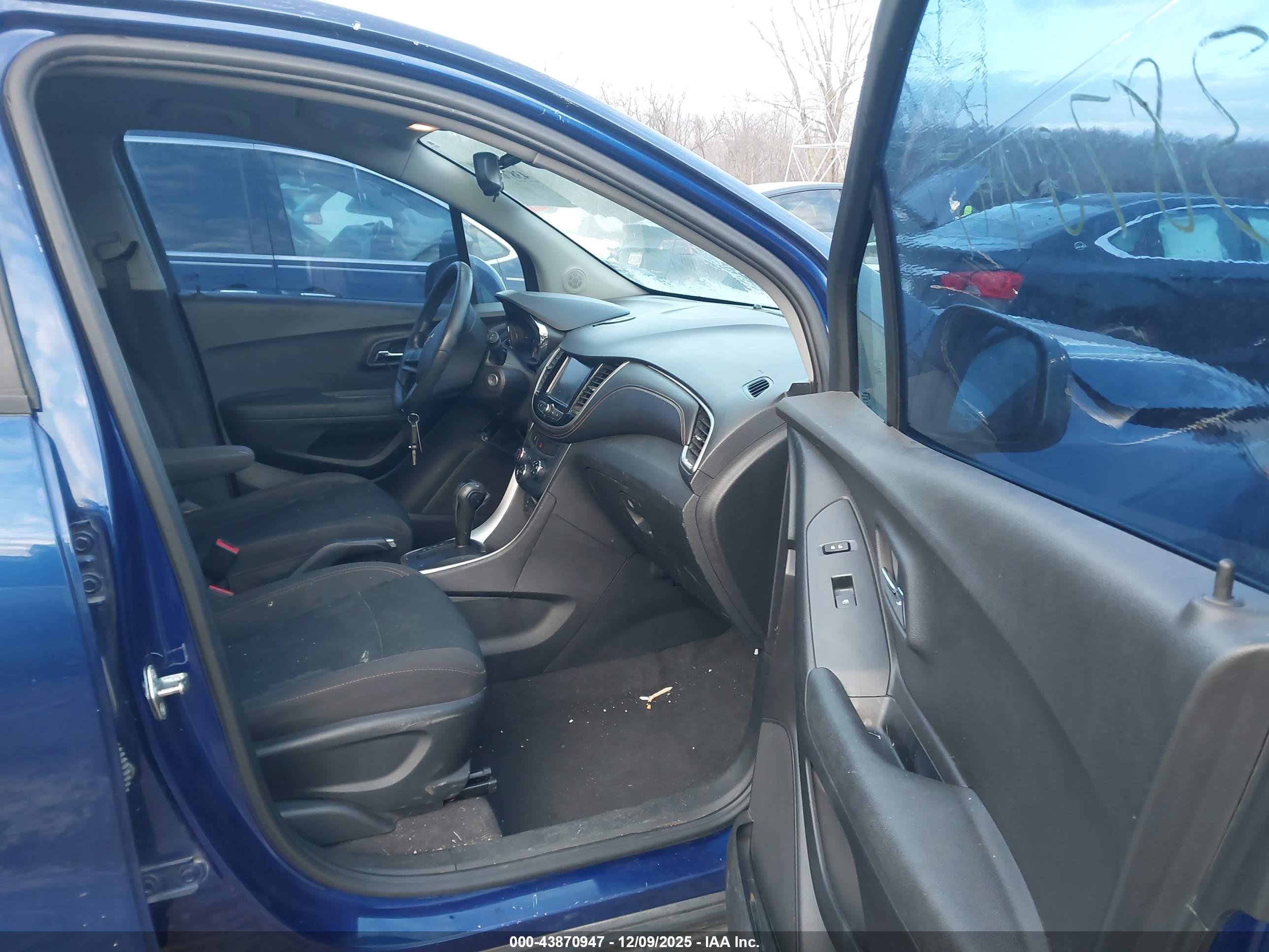 CHEVROLET TRAX image 5