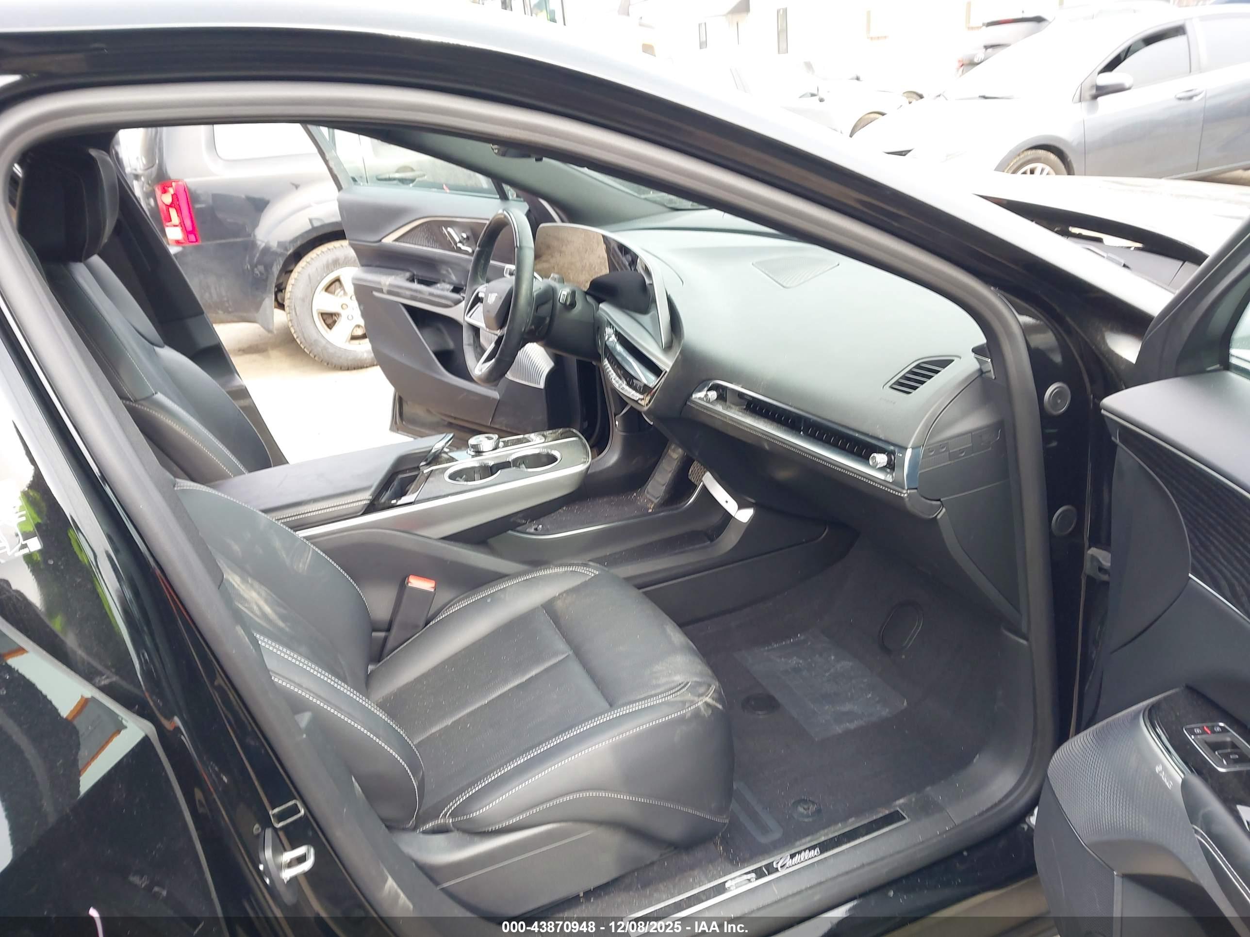CADILLAC LYRIQ image 5