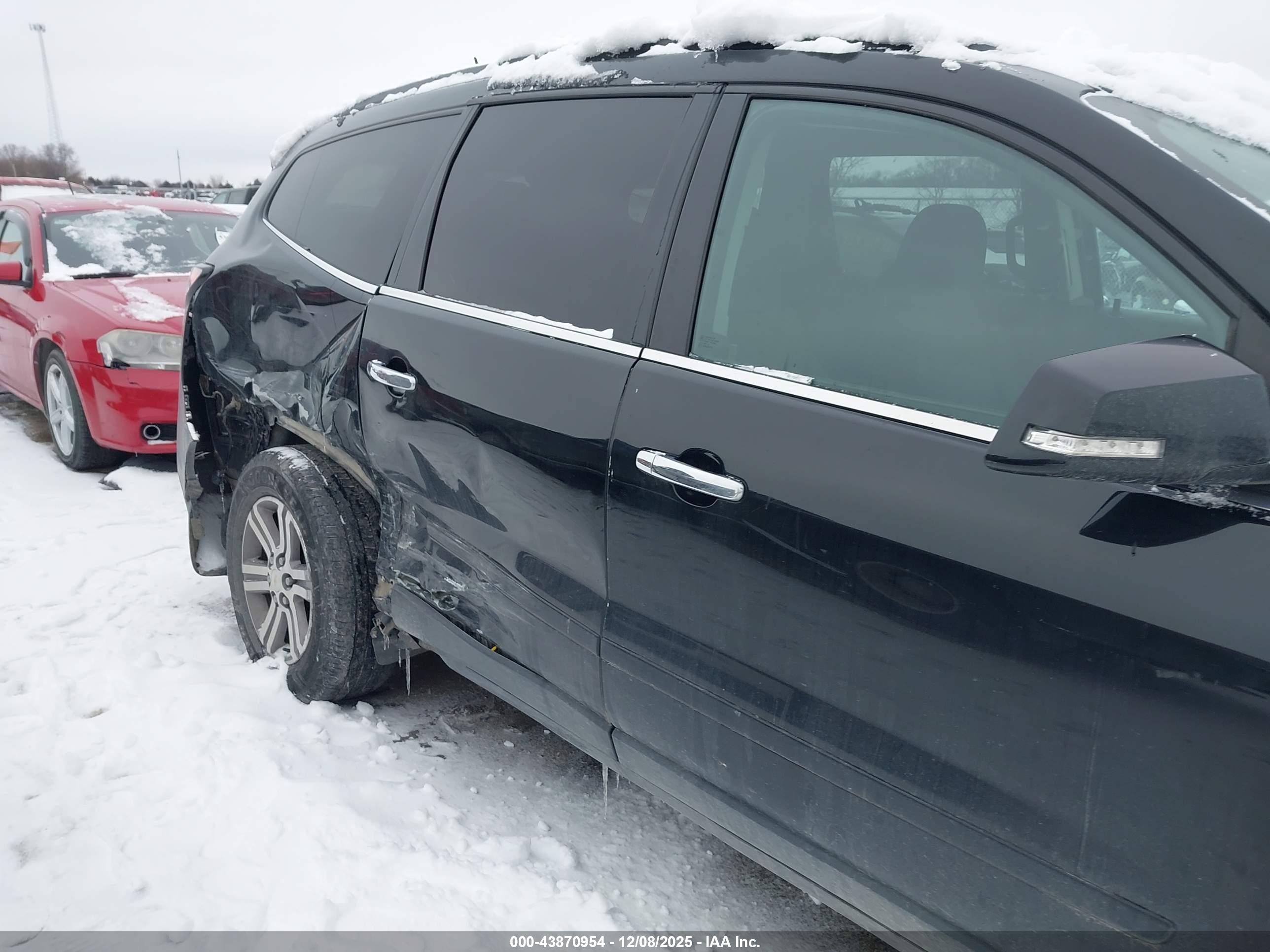 CHEVROLET TRAVERSE image 6