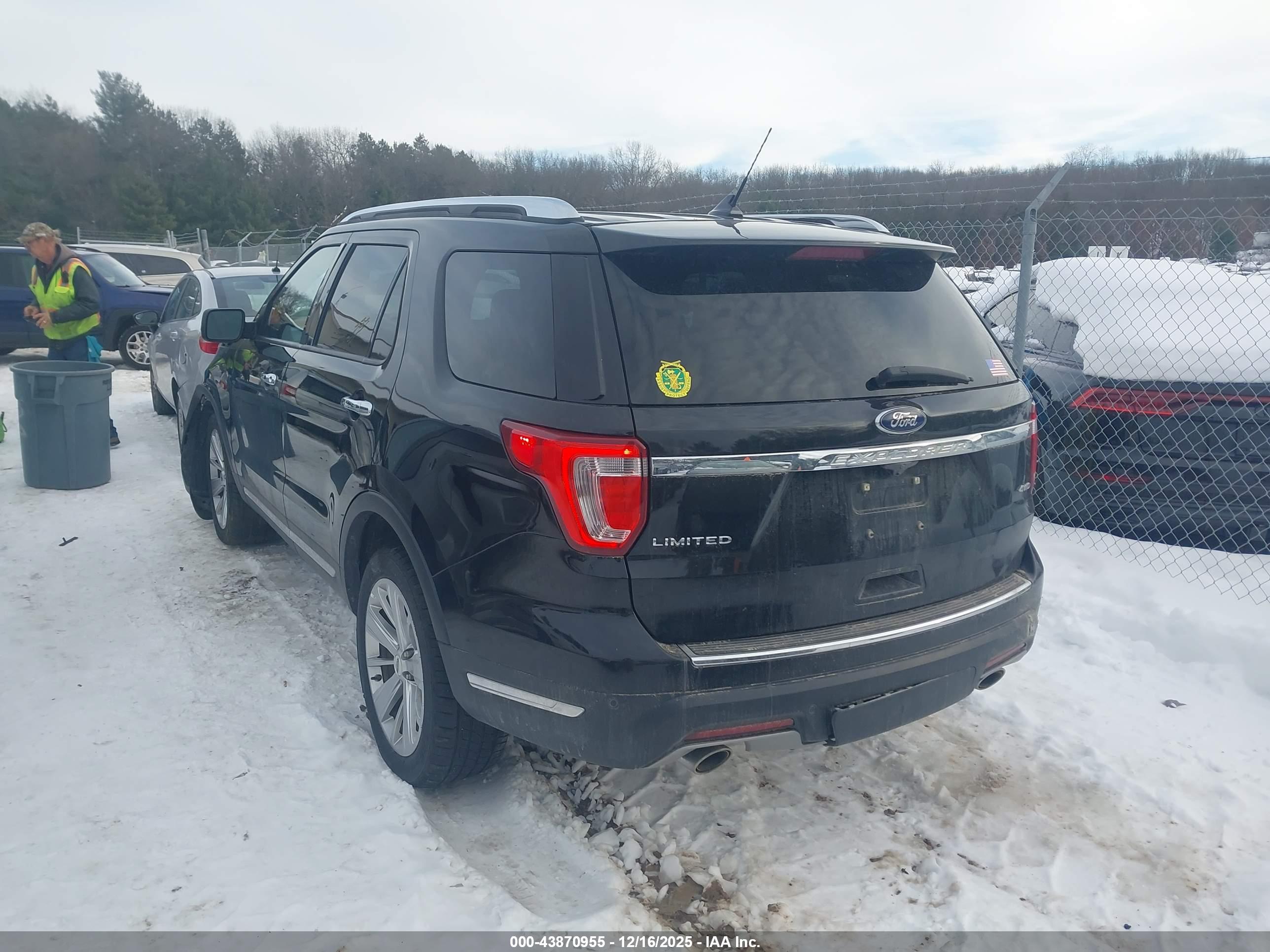 FORD EXPLORER image 3