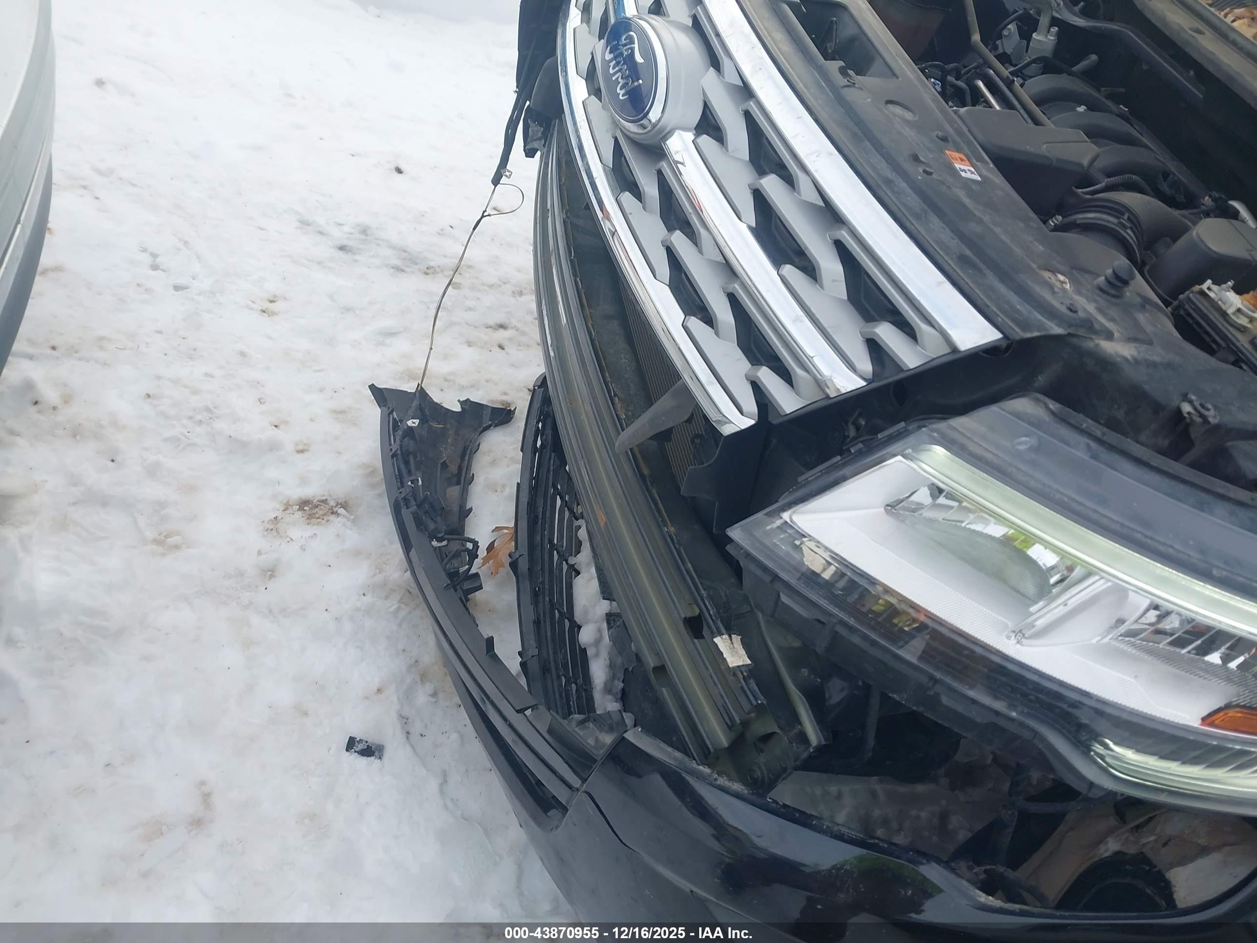 FORD EXPLORER image 6