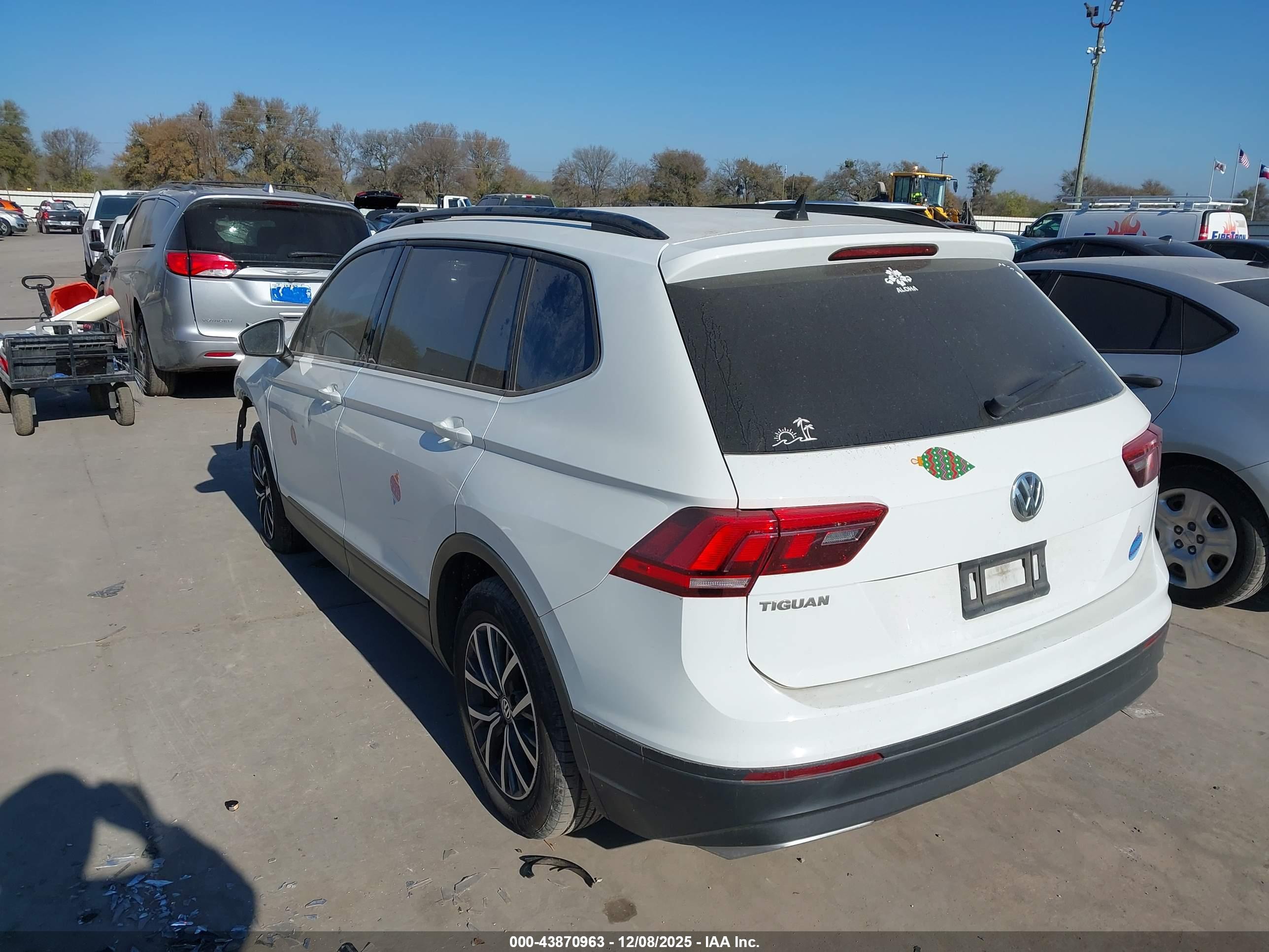 VOLKSWAGEN TIGUAN image 3