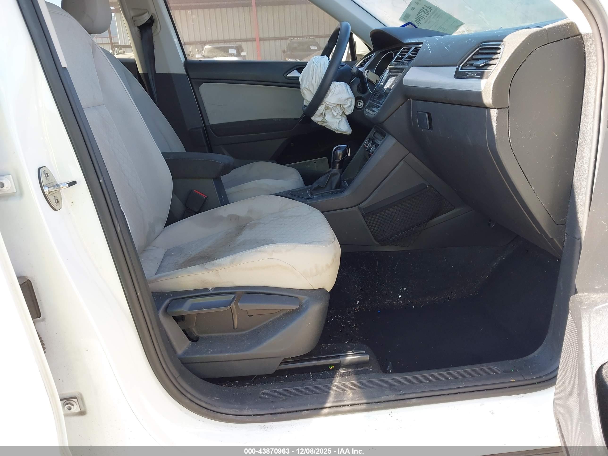 VOLKSWAGEN TIGUAN image 5