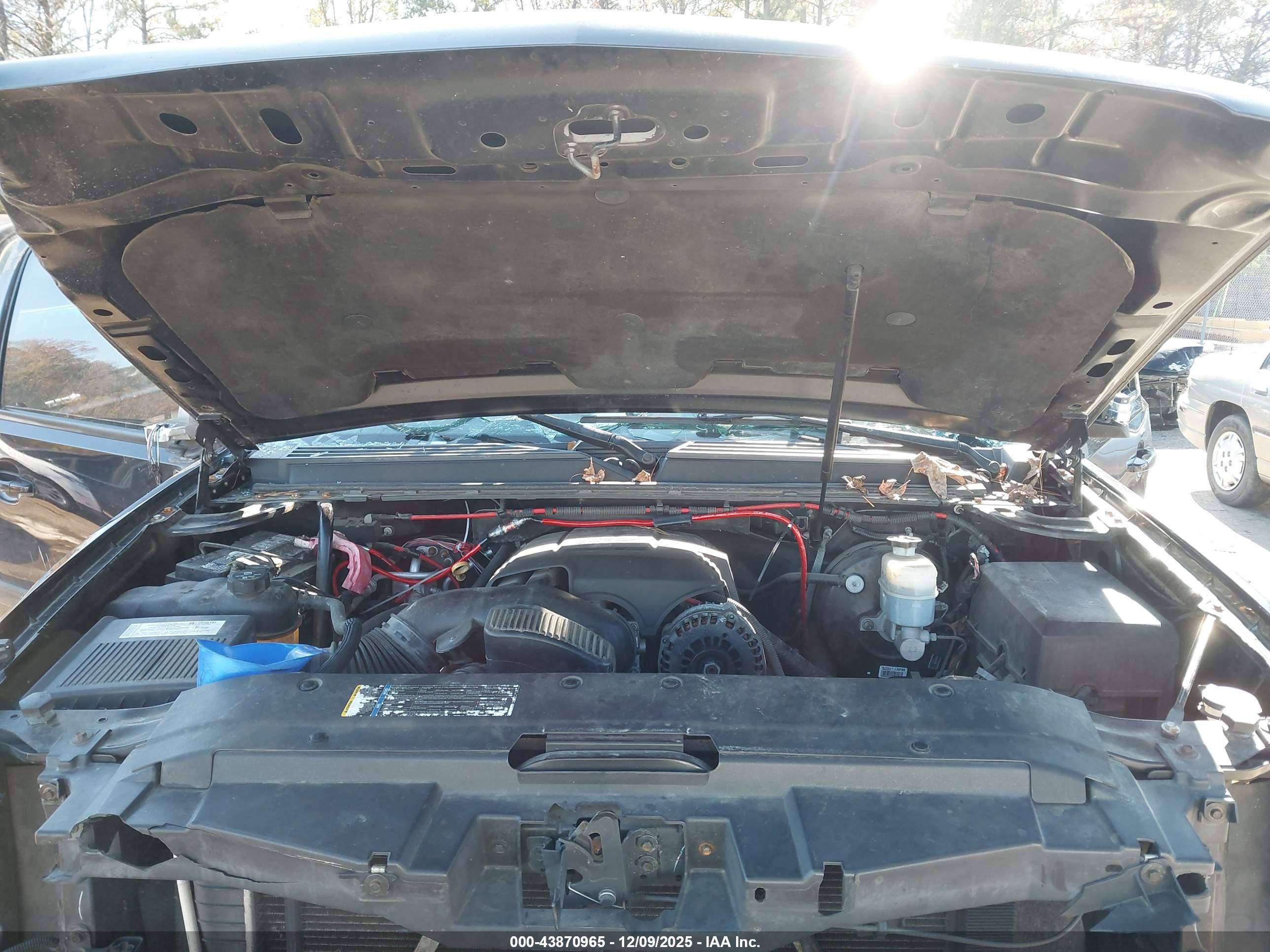 CHEVROLET TAHOE image 10
