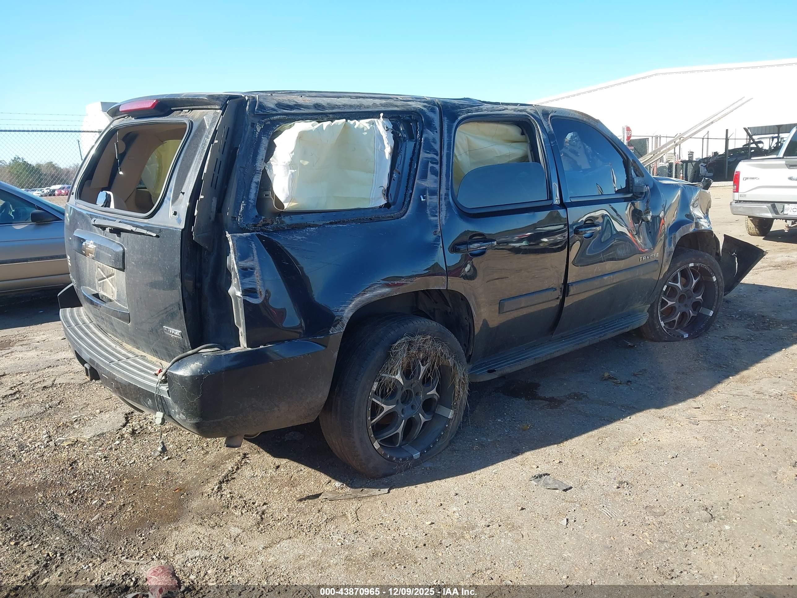CHEVROLET TAHOE image 4
