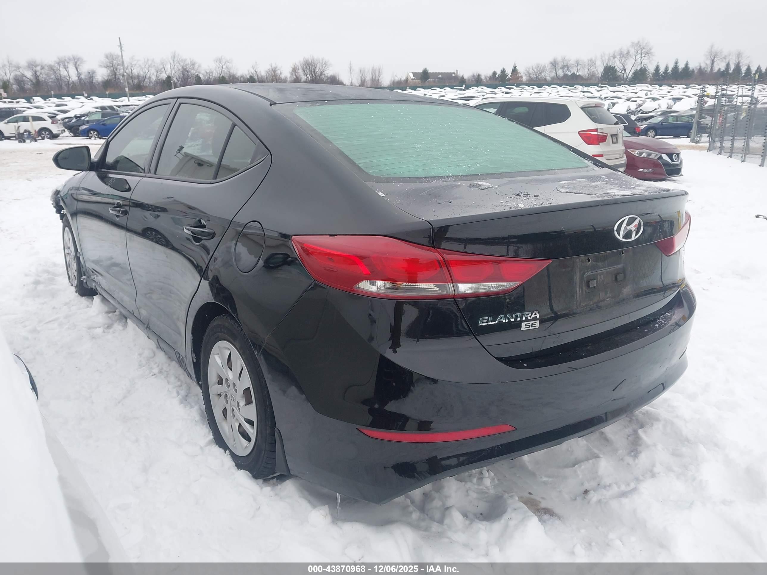 HYUNDAI ELANTRA image 3