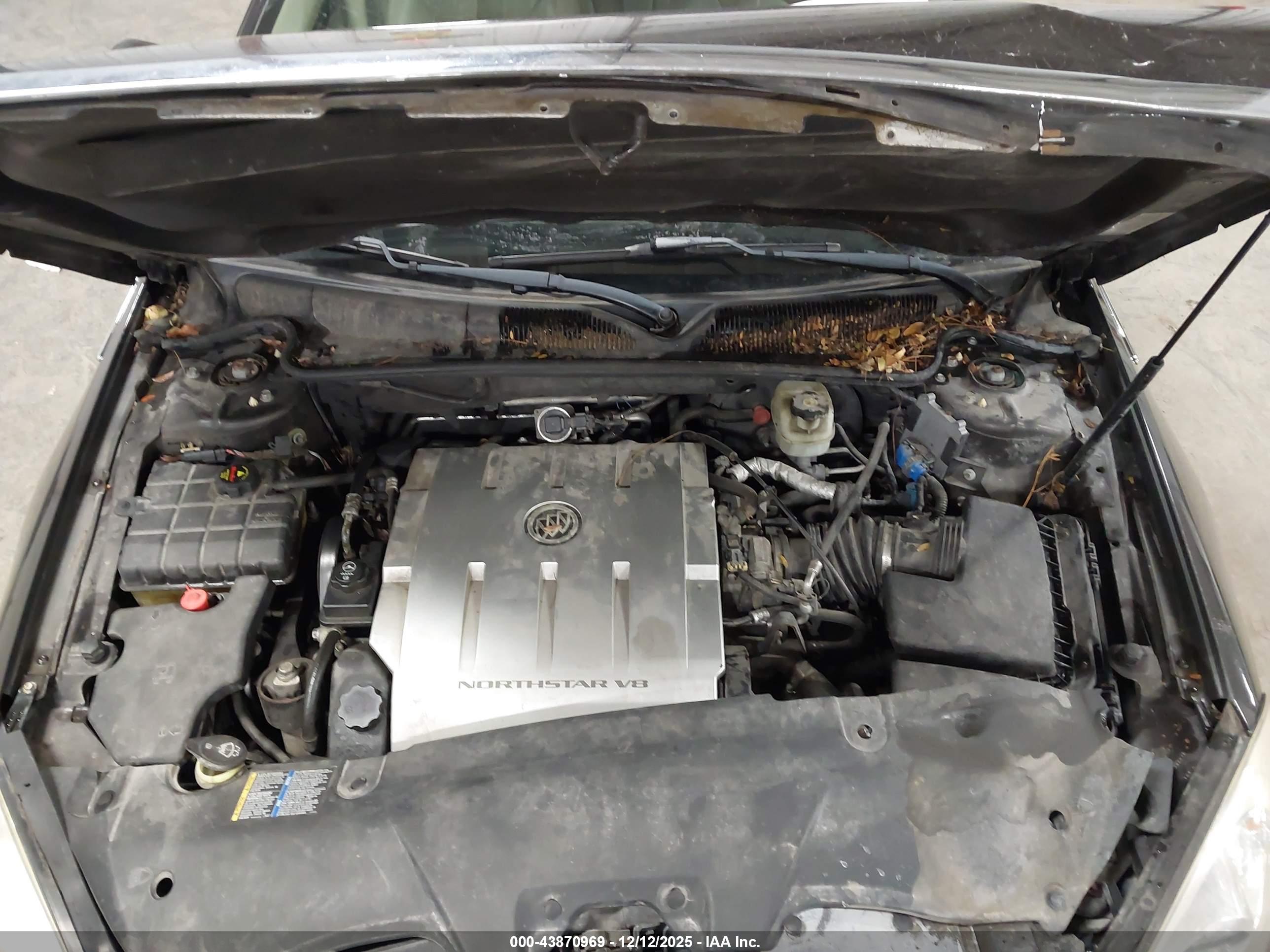 BUICK LUCERNE image 10