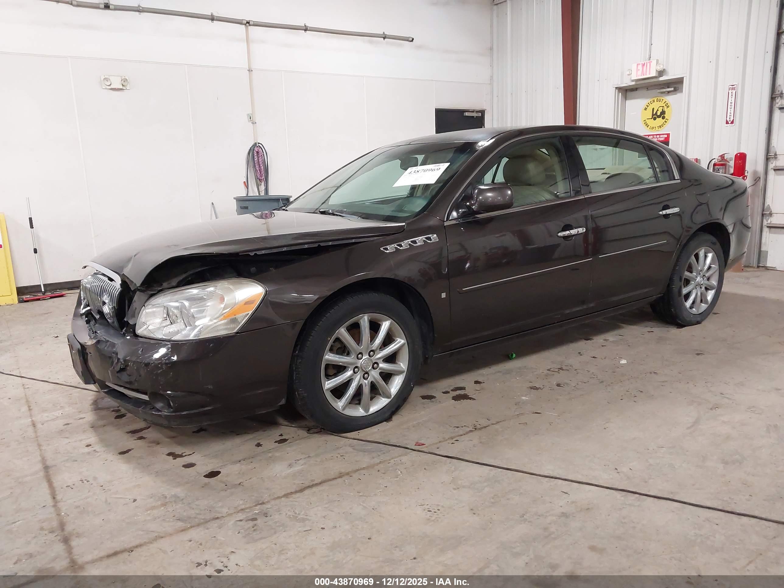 BUICK LUCERNE image 2
