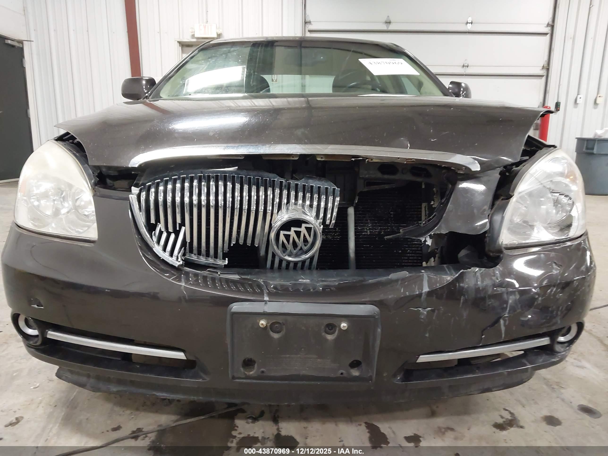 BUICK LUCERNE image 6