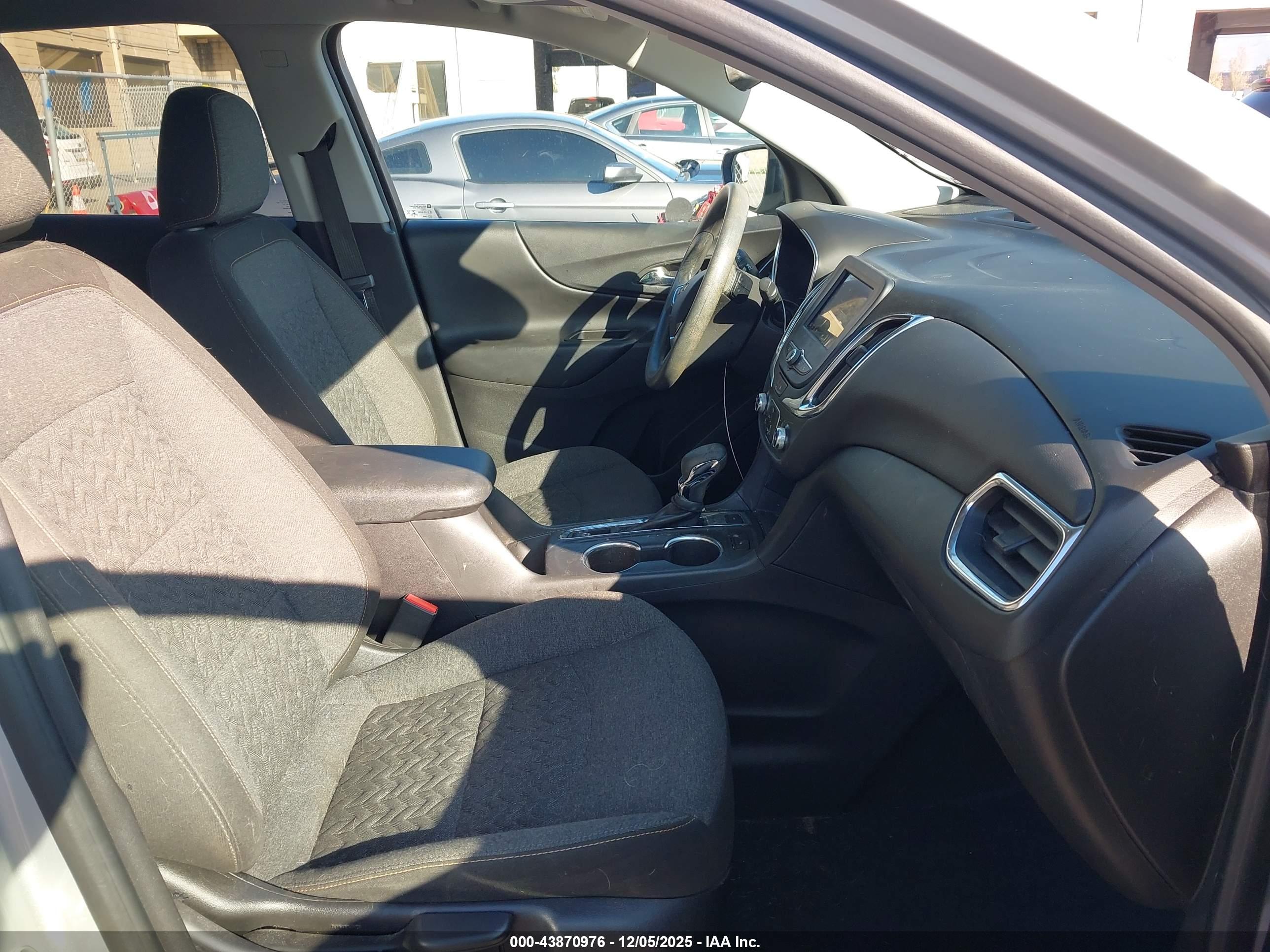 CHEVROLET EQUINOX image 5