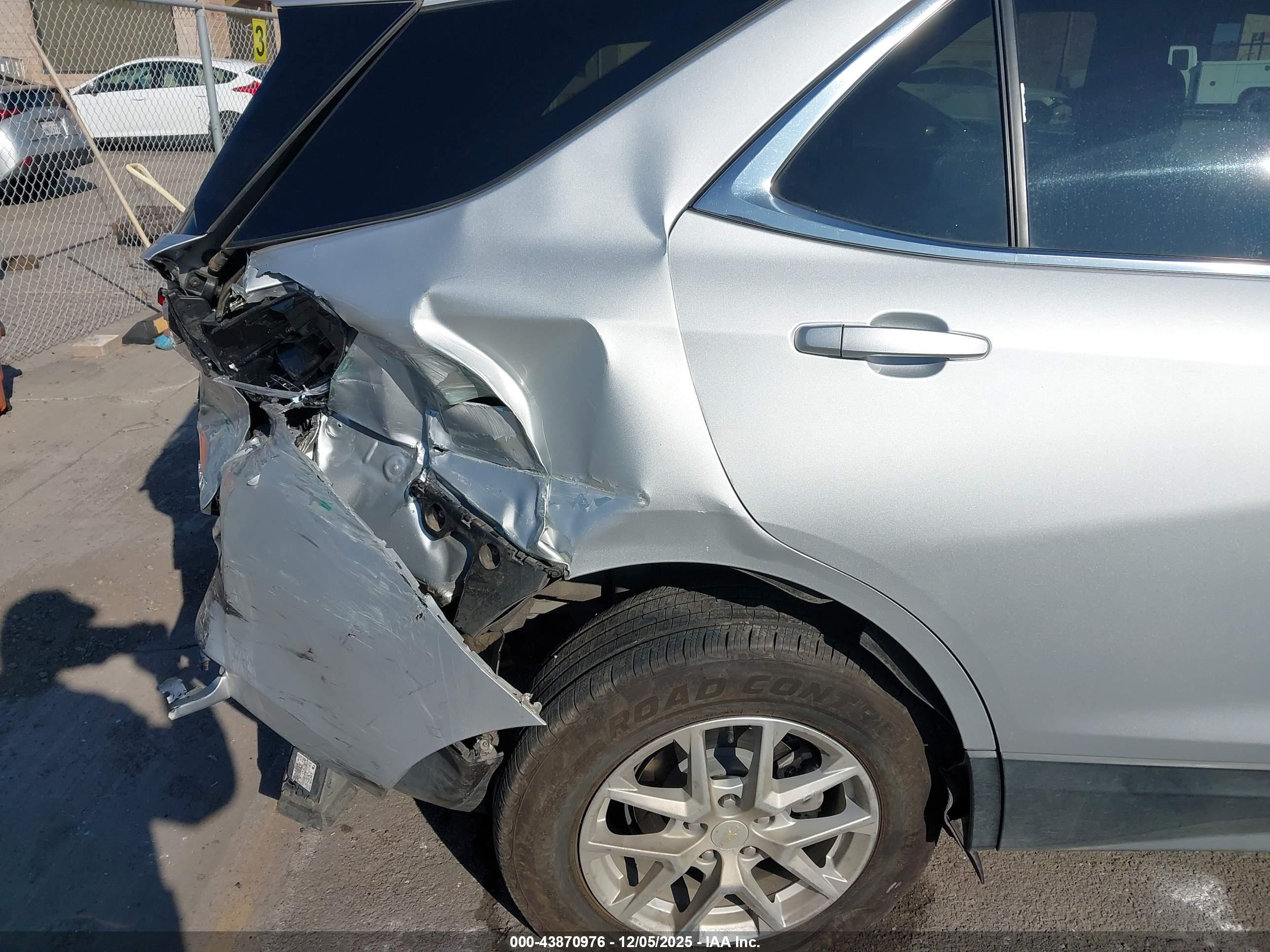CHEVROLET EQUINOX image 6