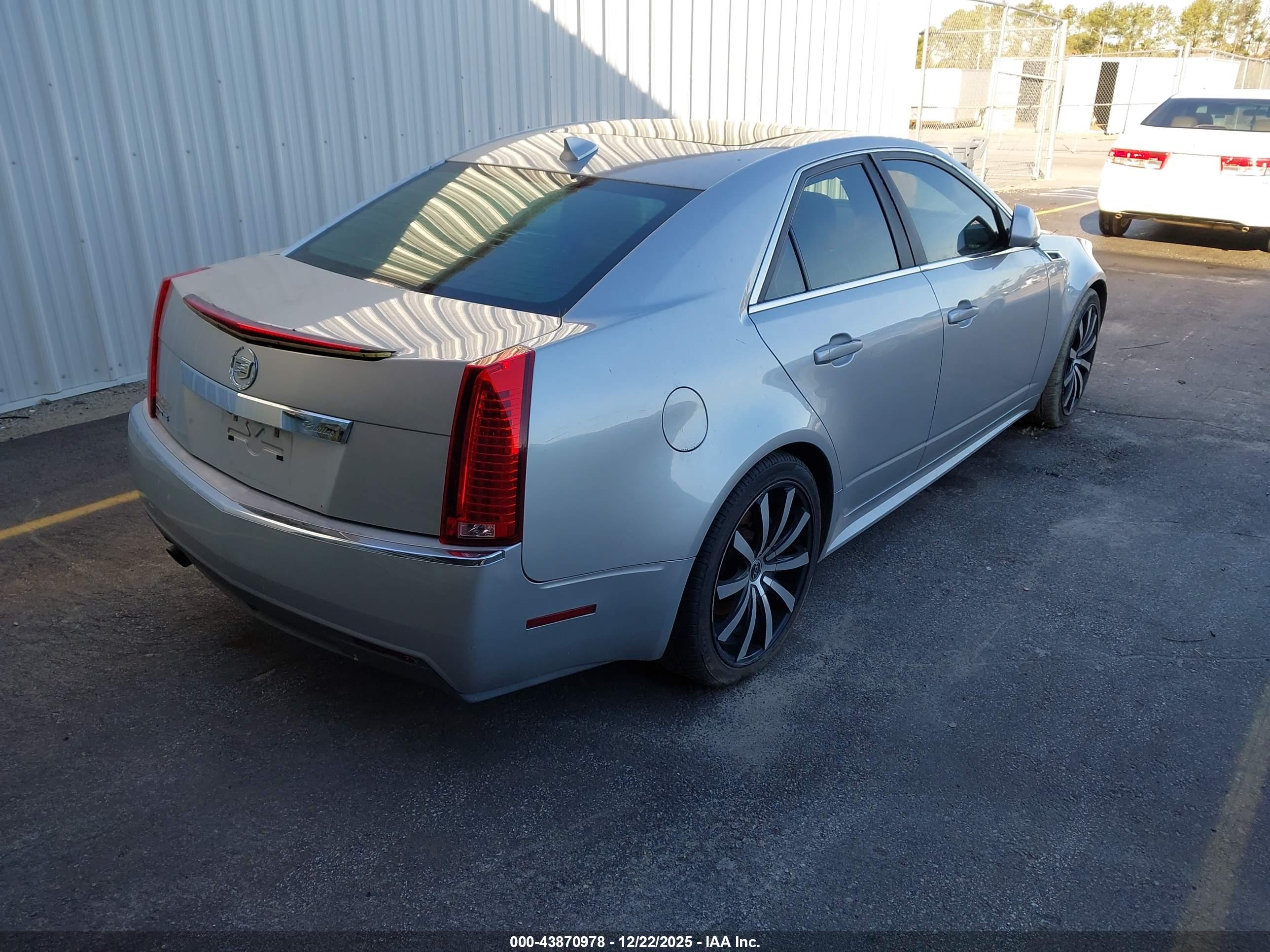 CADILLAC CTS image 4