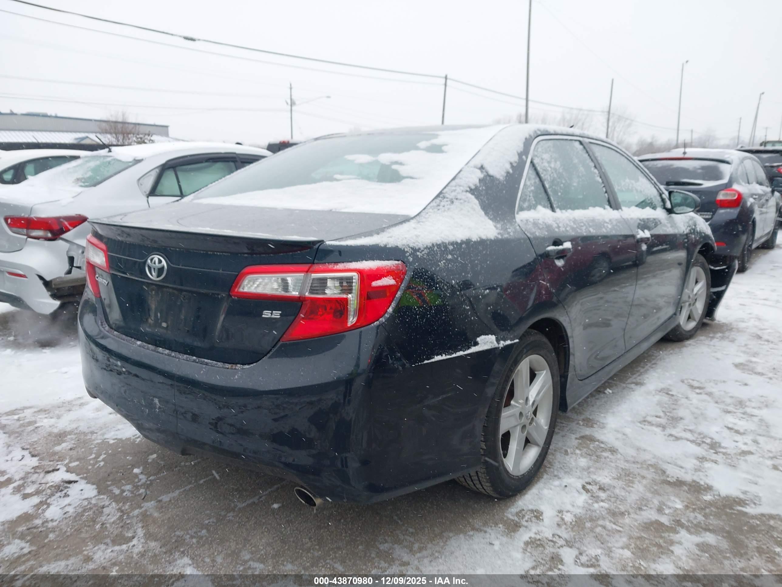 TOYOTA CAMRY image 4