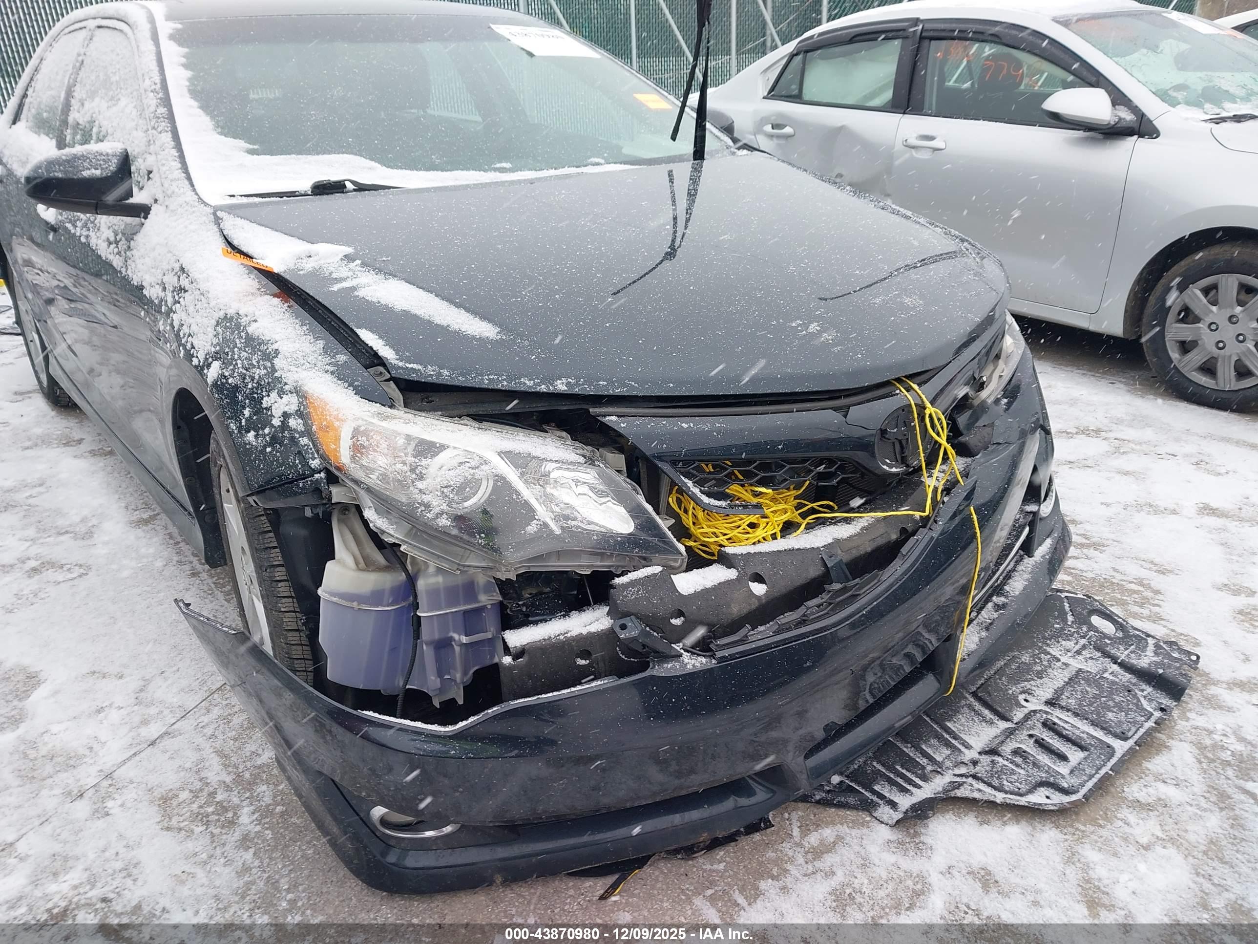 TOYOTA CAMRY image 6