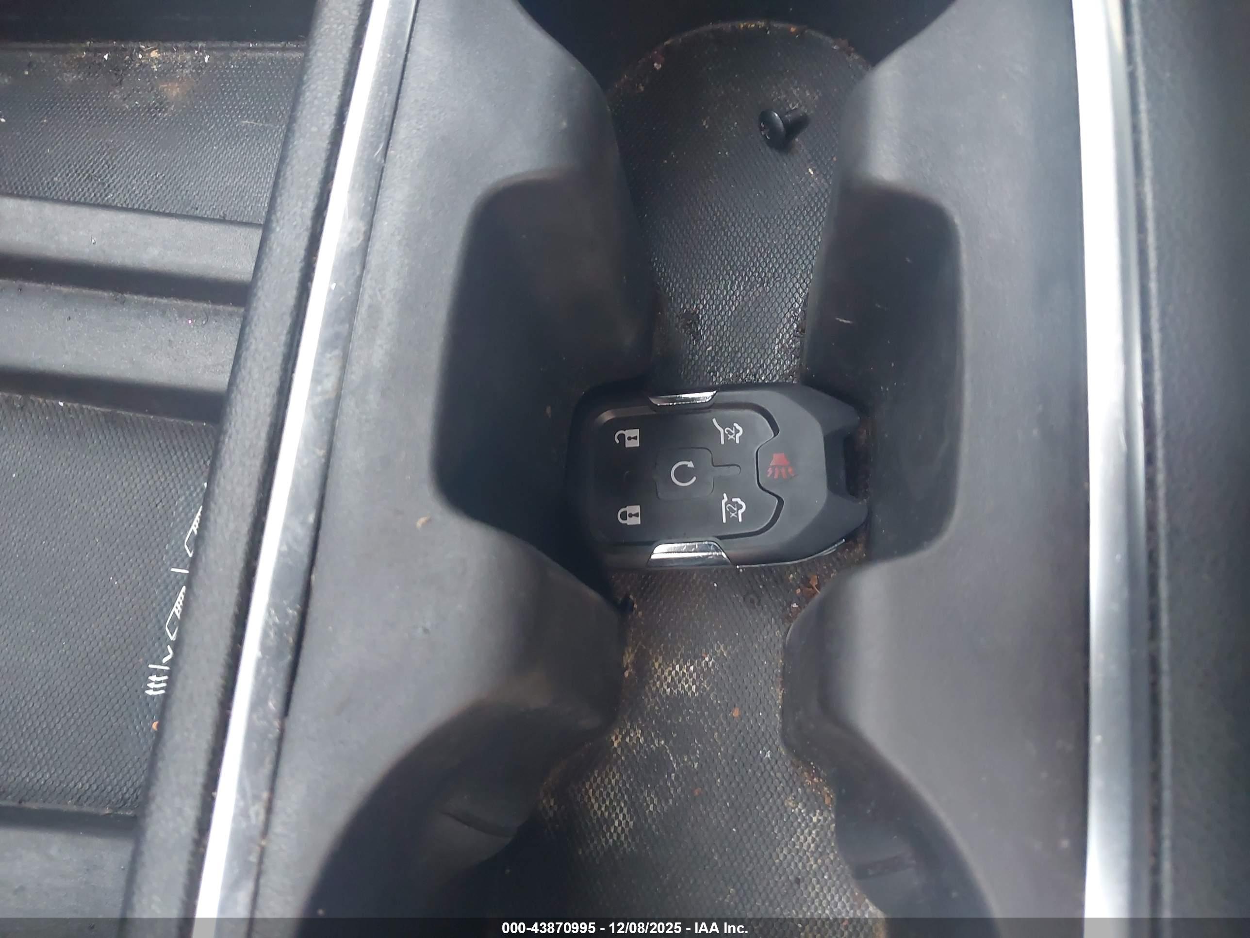 GMC SIERRA image 11