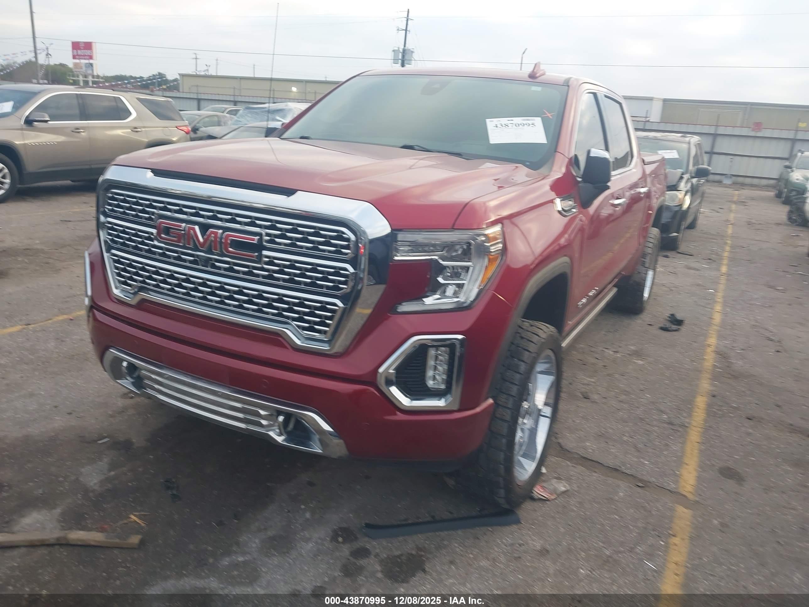 GMC SIERRA image 2