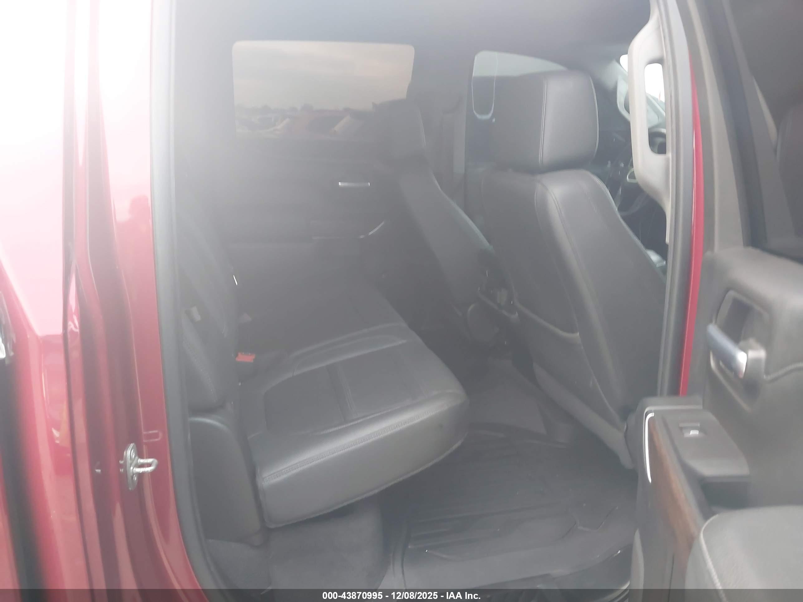 GMC SIERRA image 8