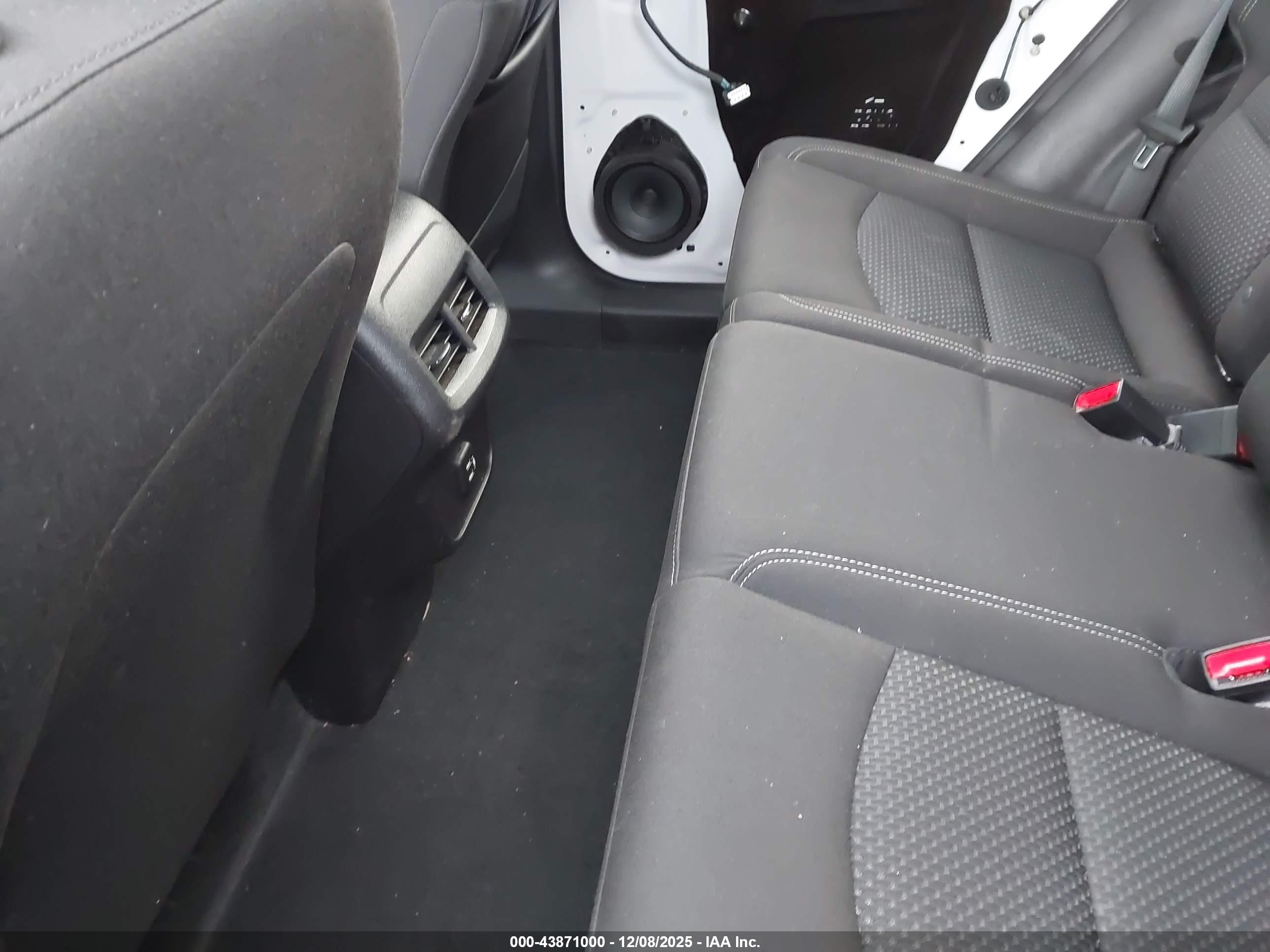 GMC TERRAIN image 8