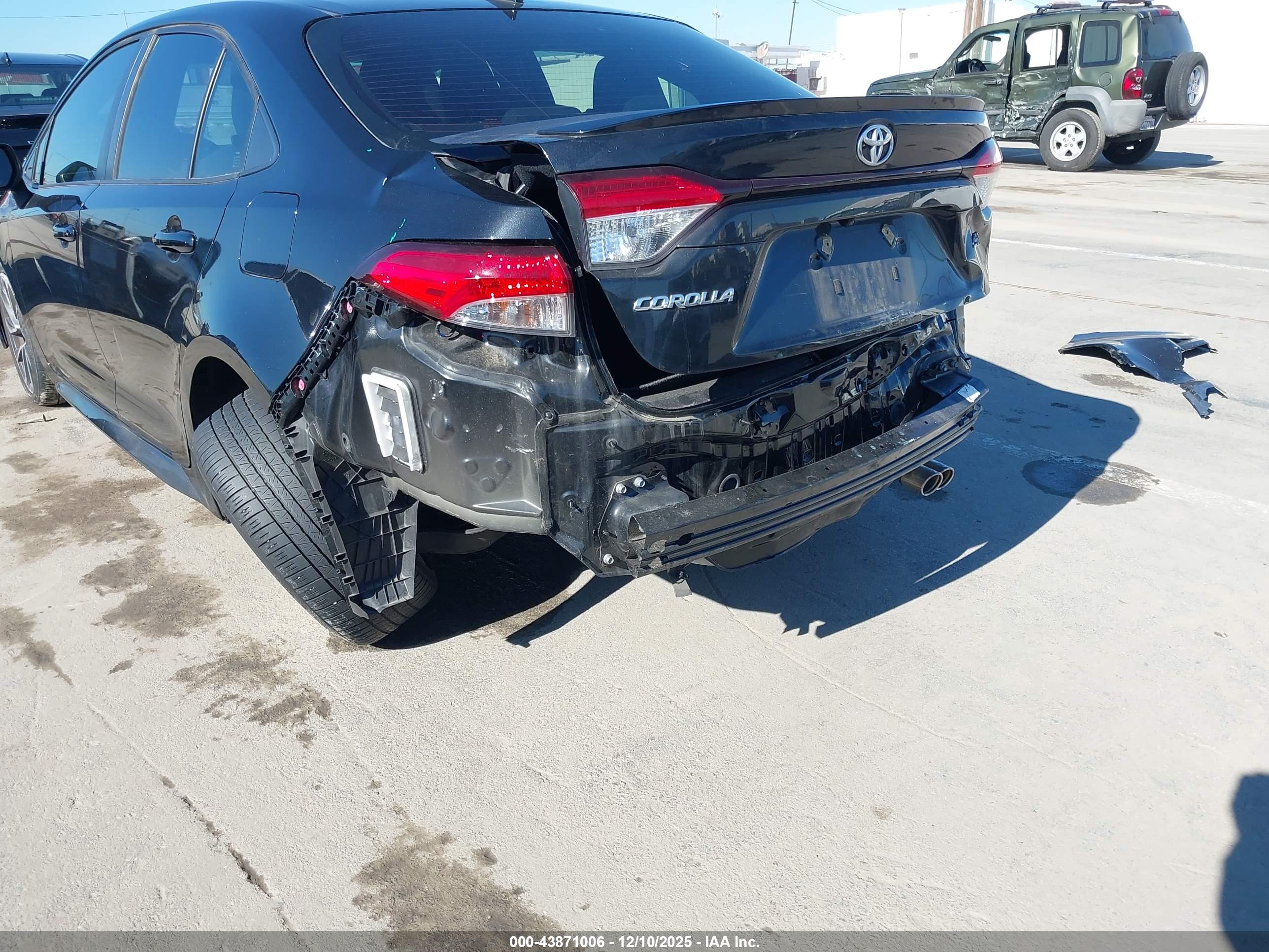 TOYOTA COROLLA image 6
