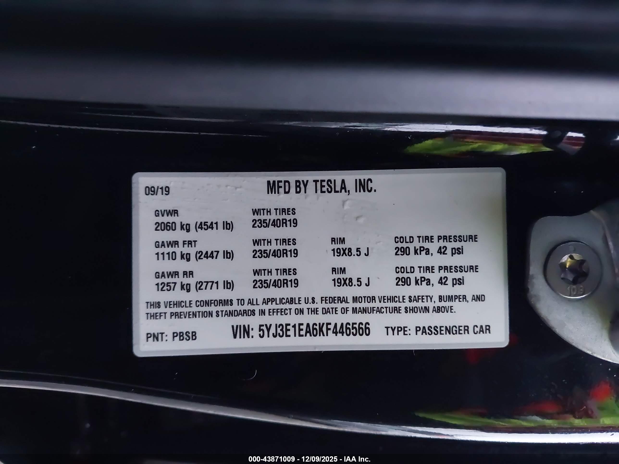 TESLA MODEL image 9