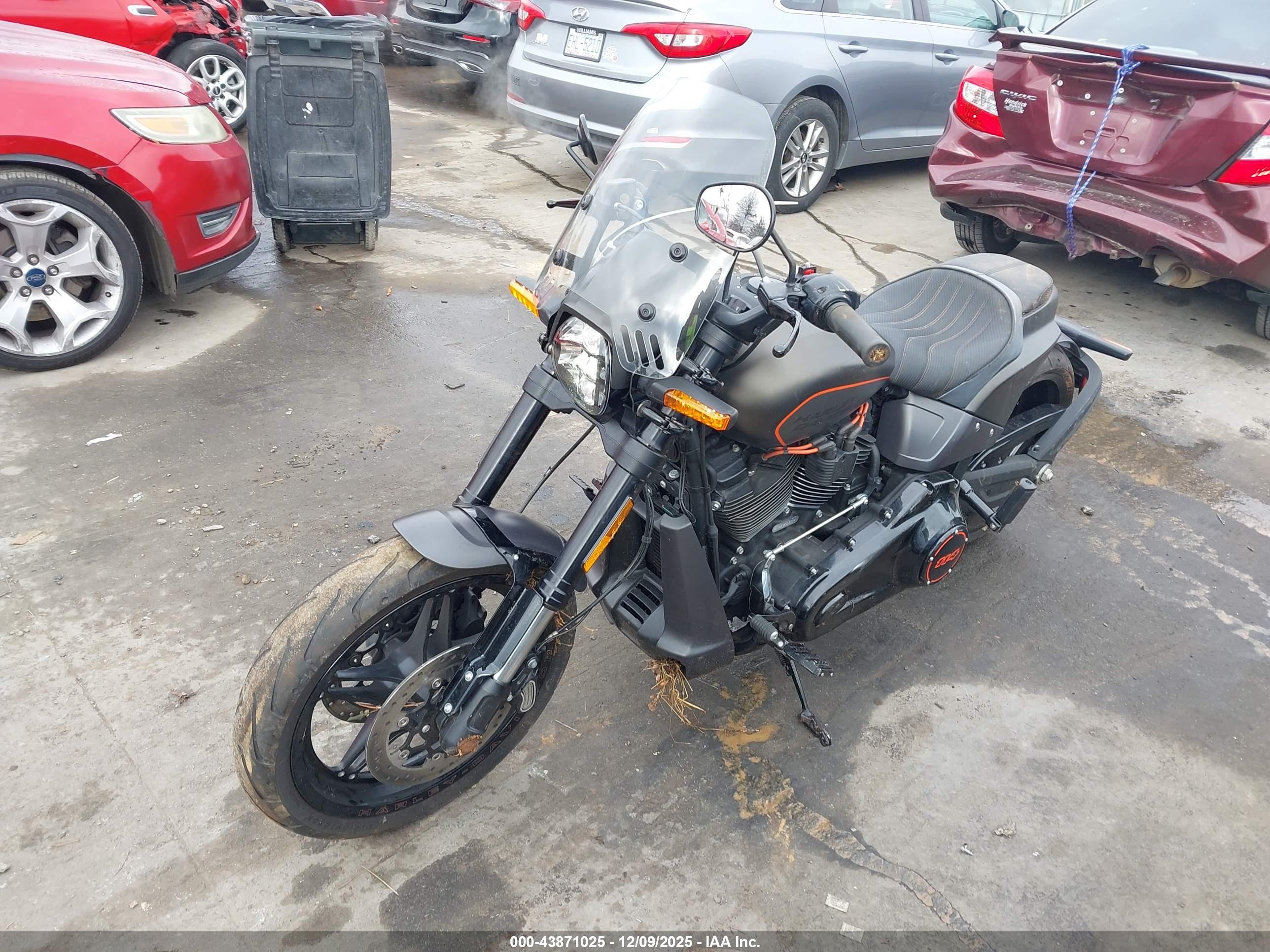 HARLEY-DAVIDSON FXDRS image 2