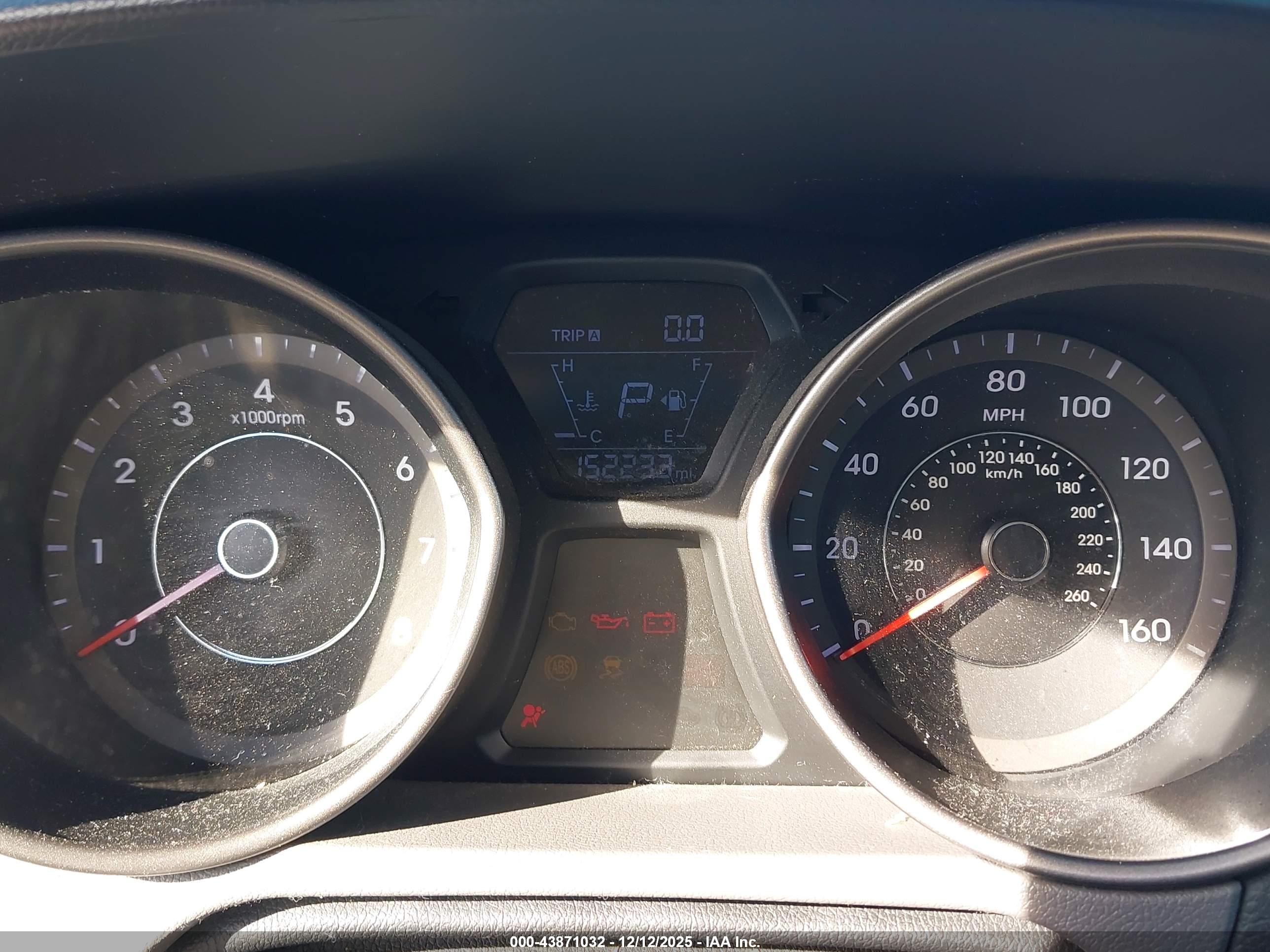 HYUNDAI ELANTRA image 7