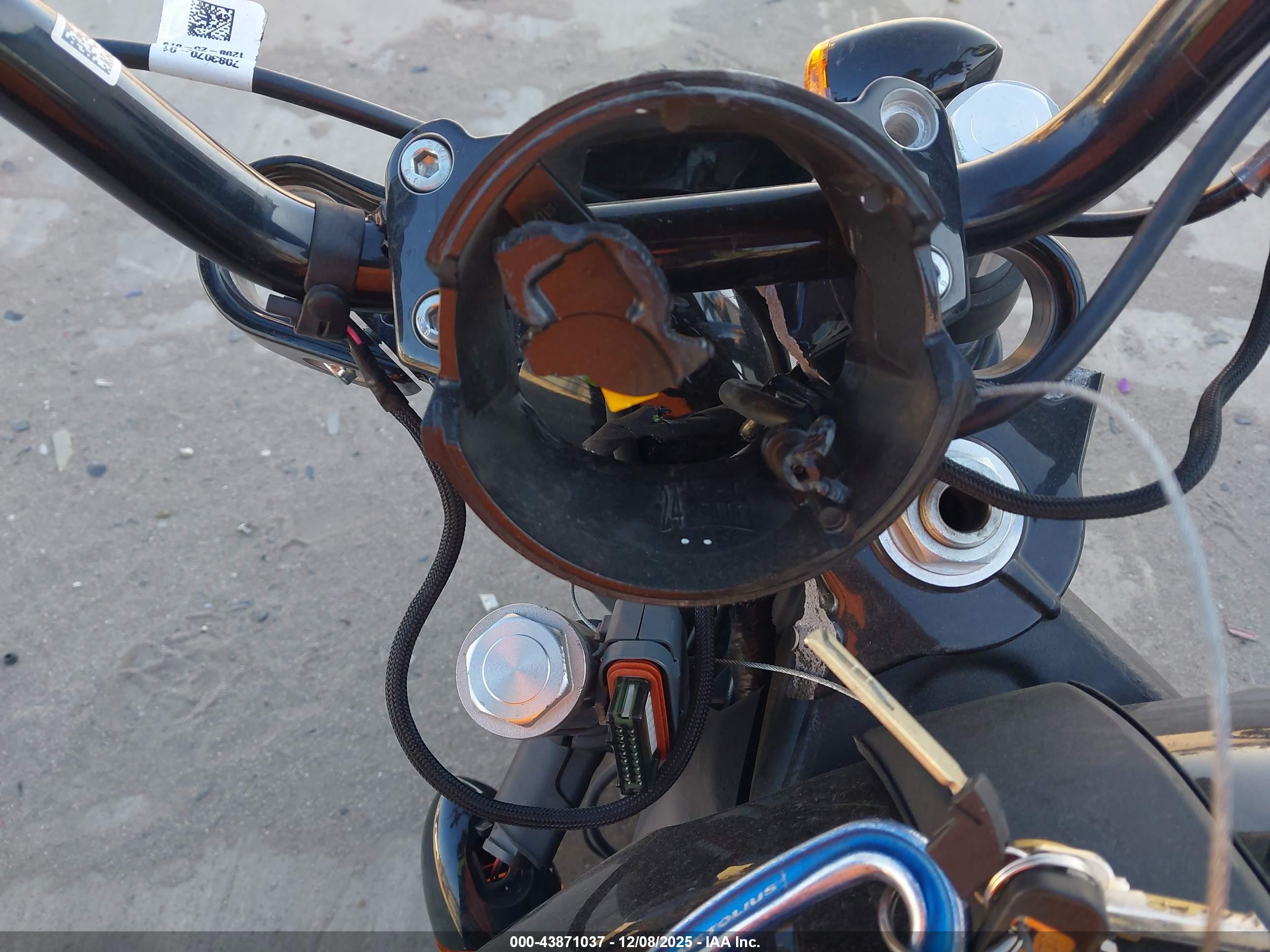 INDIAN MOTORCYCLE image 7