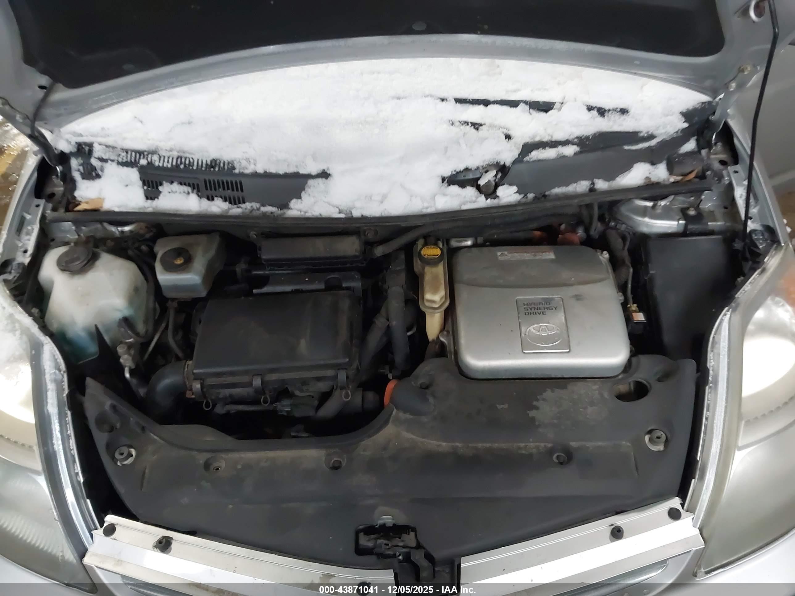 TOYOTA PRIUS image 10