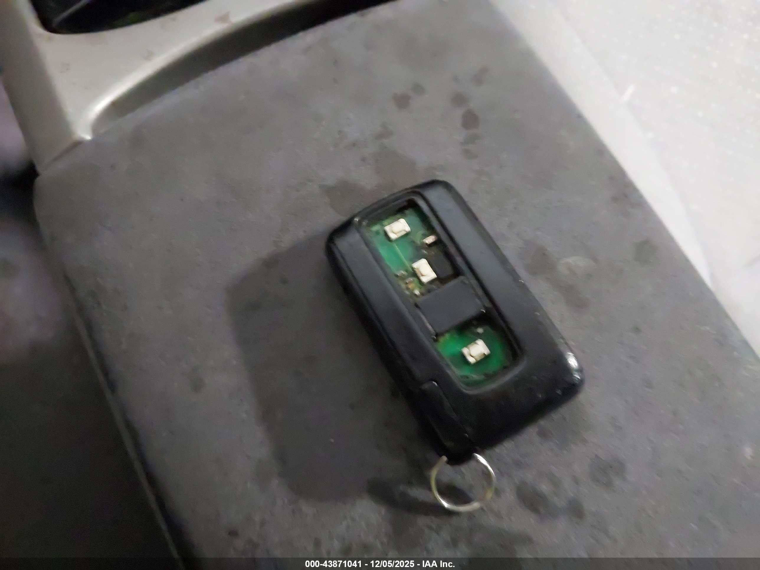 TOYOTA PRIUS image 11