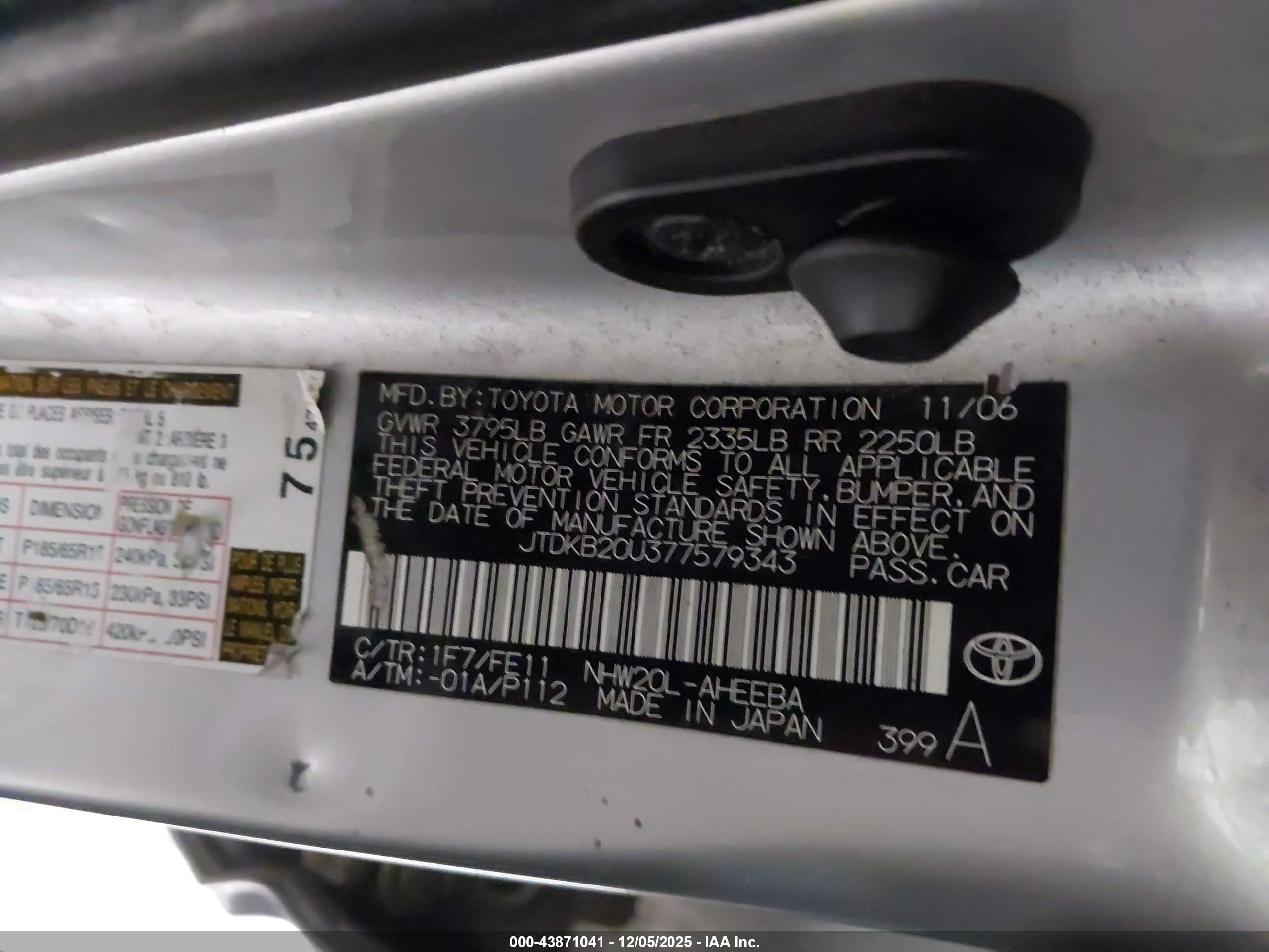 TOYOTA PRIUS image 9