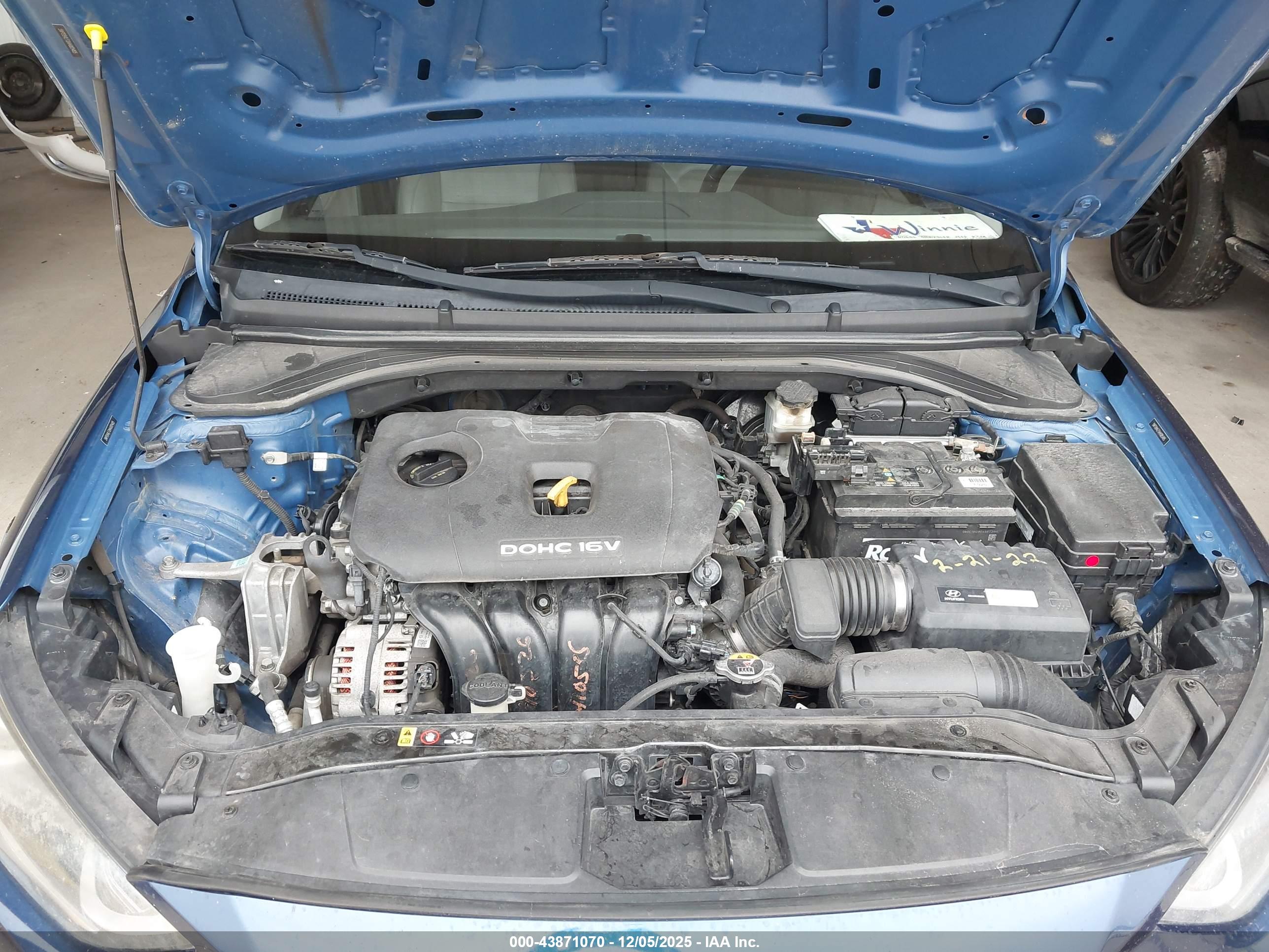 HYUNDAI ELANTRA image 10