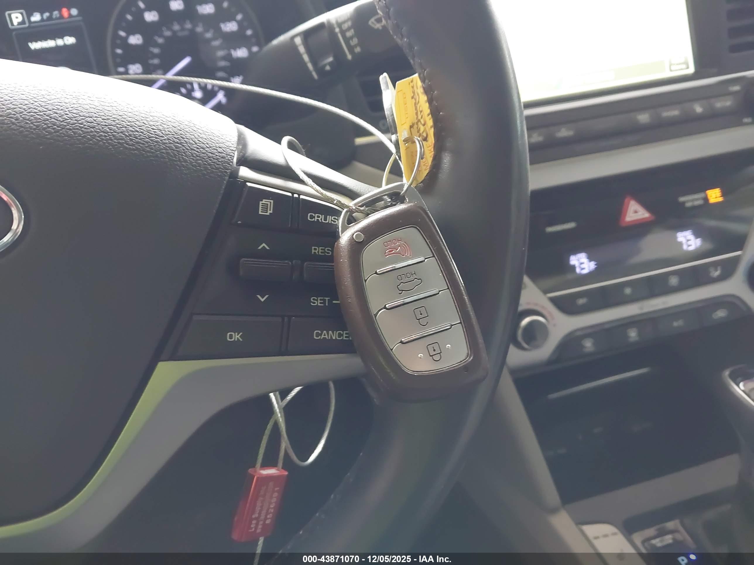 HYUNDAI ELANTRA image 11