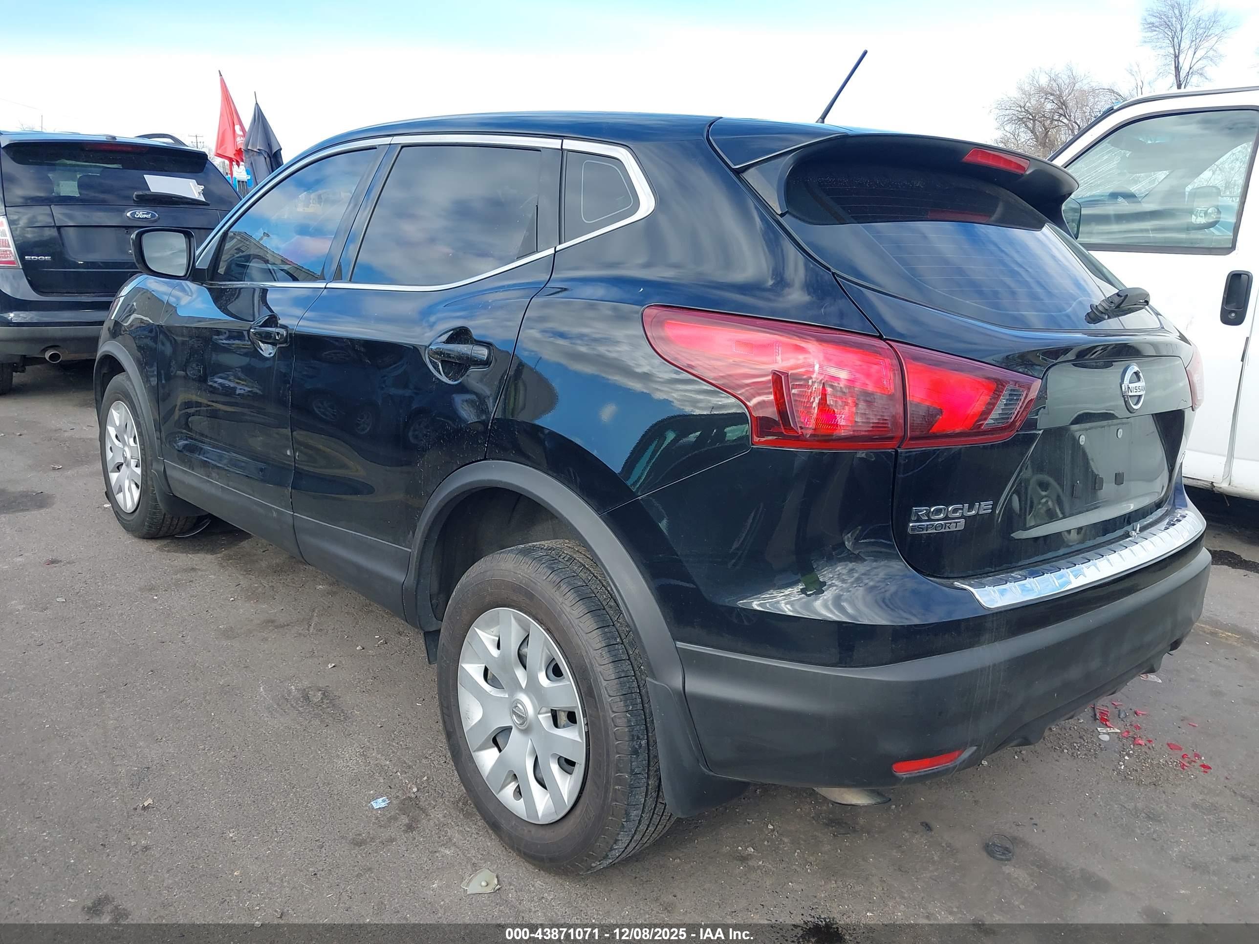 NISSAN ROGUE image 3