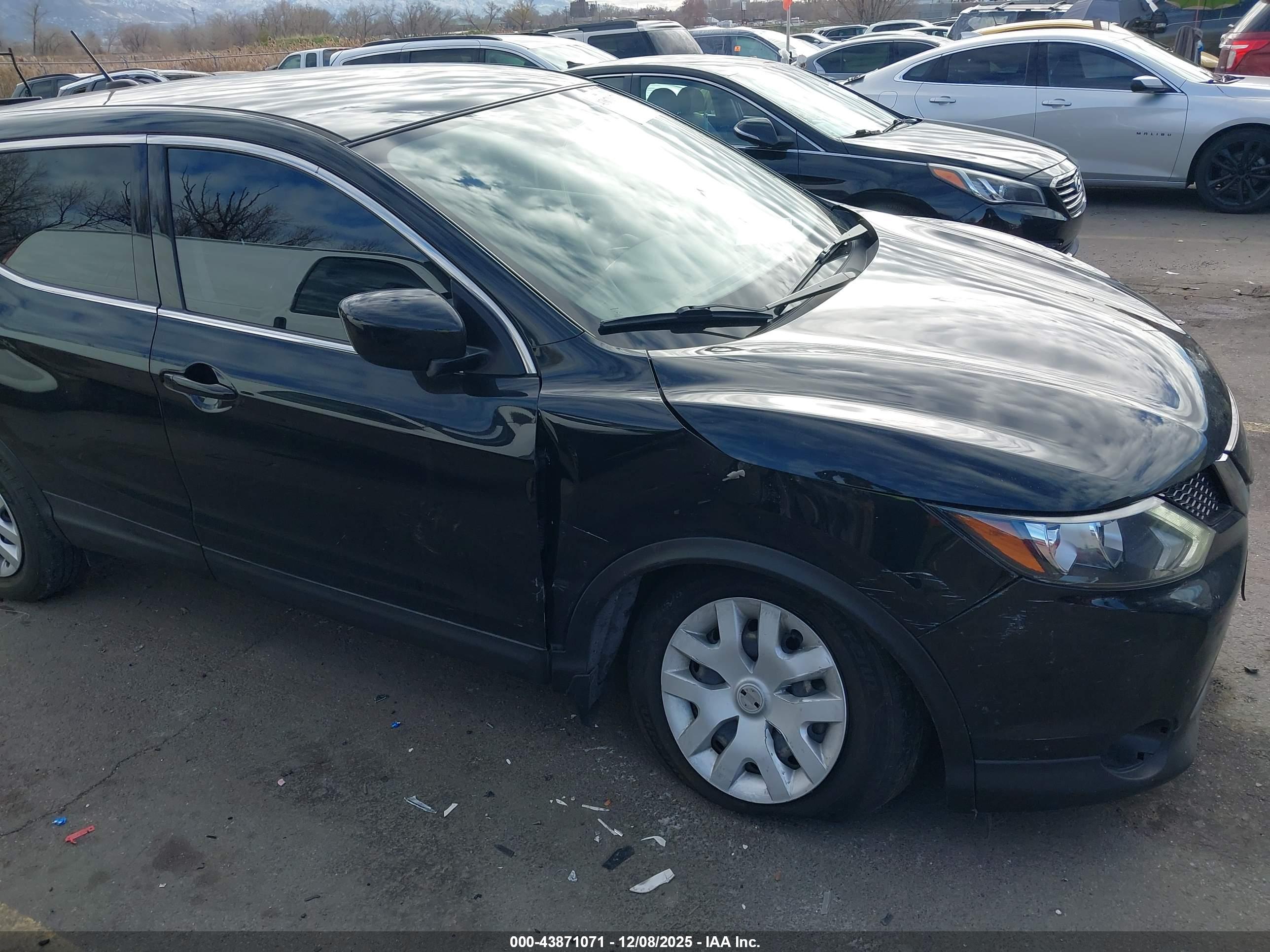 NISSAN ROGUE image 6