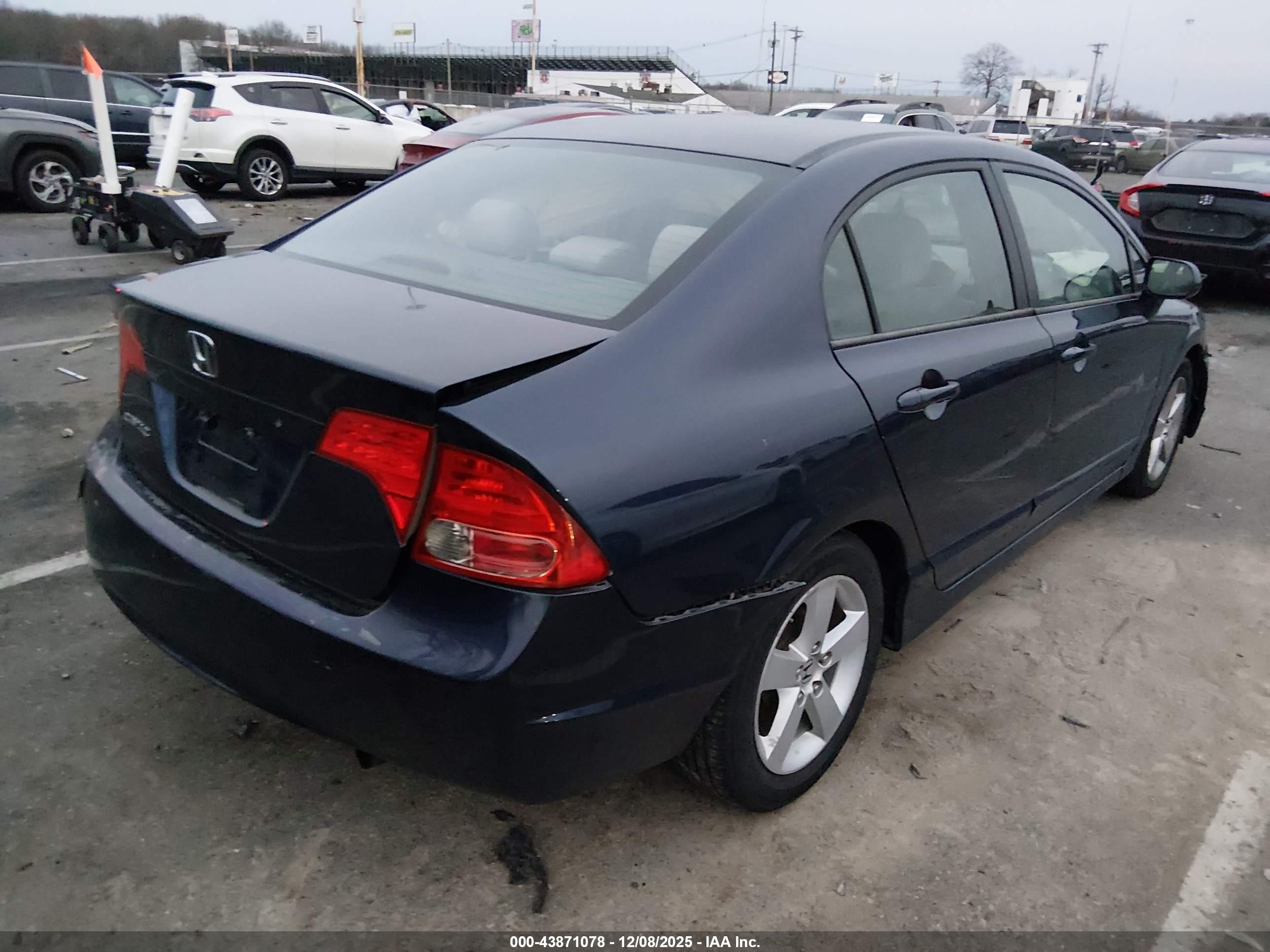 HONDA CIVIC image 4