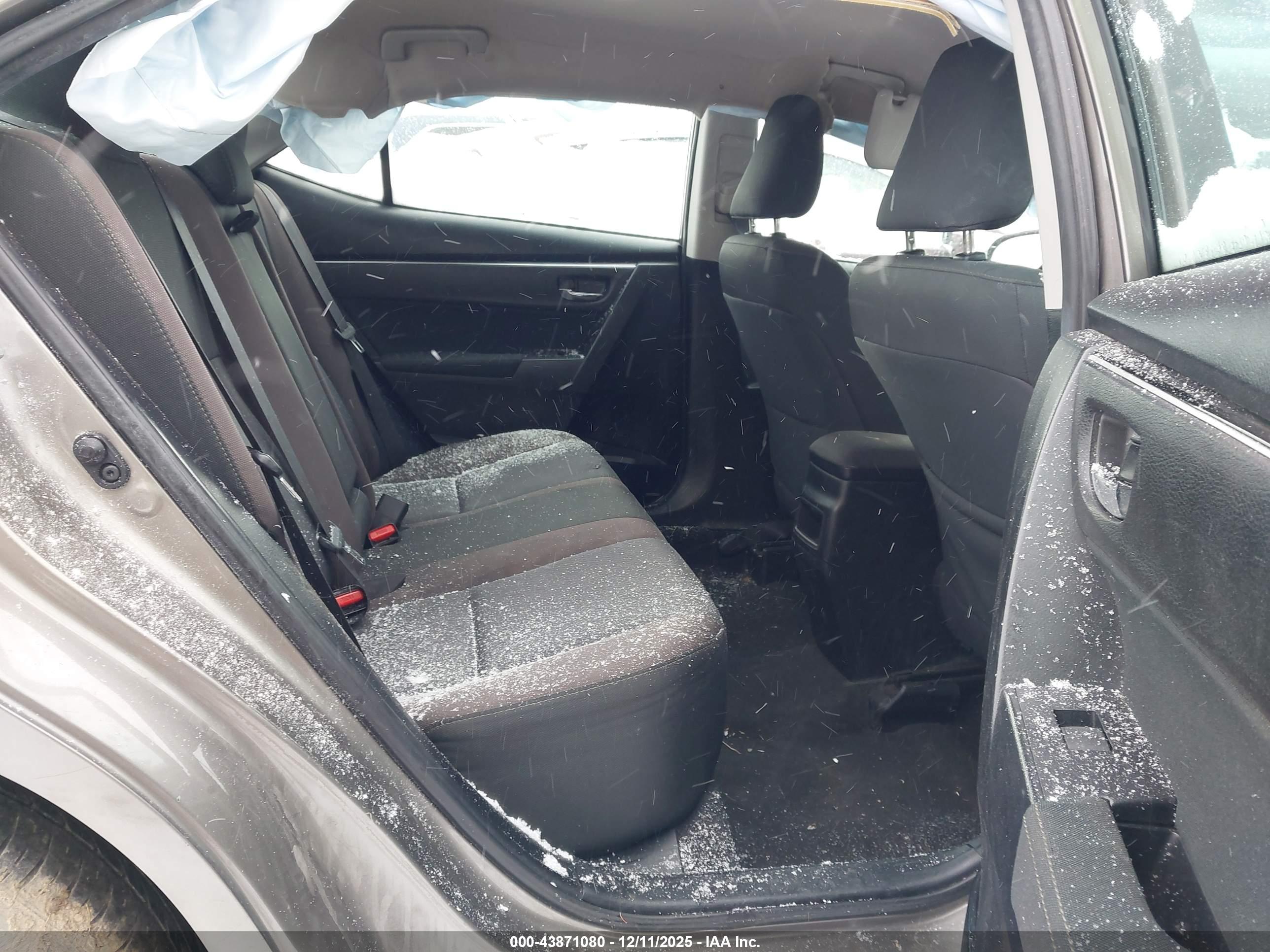 TOYOTA COROLLA image 8
