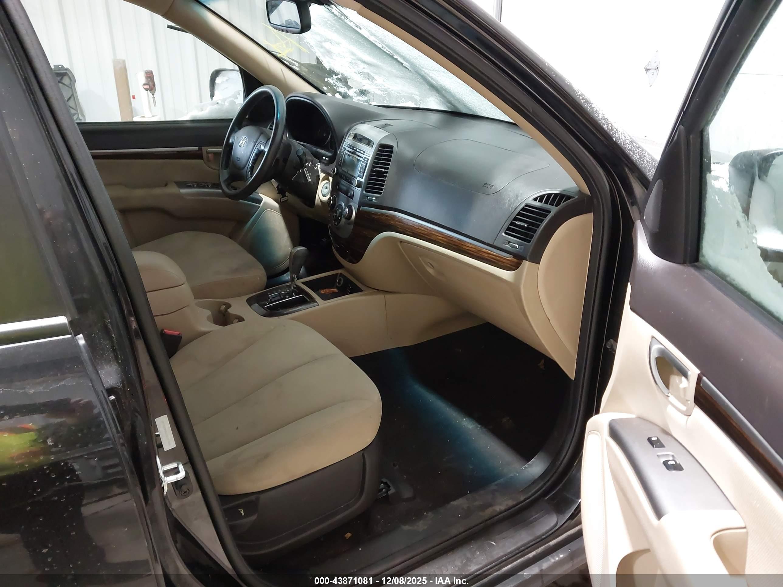HYUNDAI SANTA image 5
