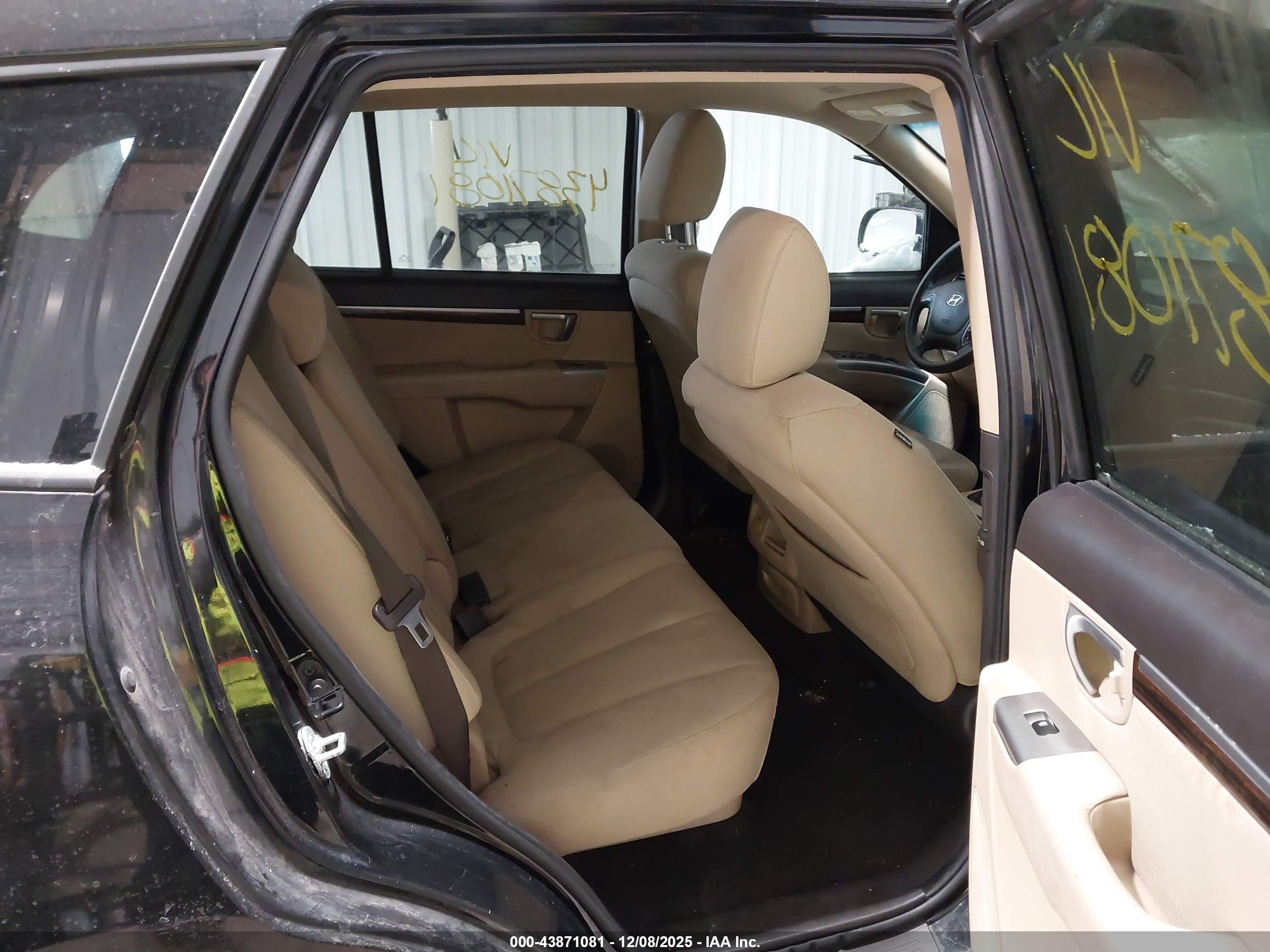 HYUNDAI SANTA image 8