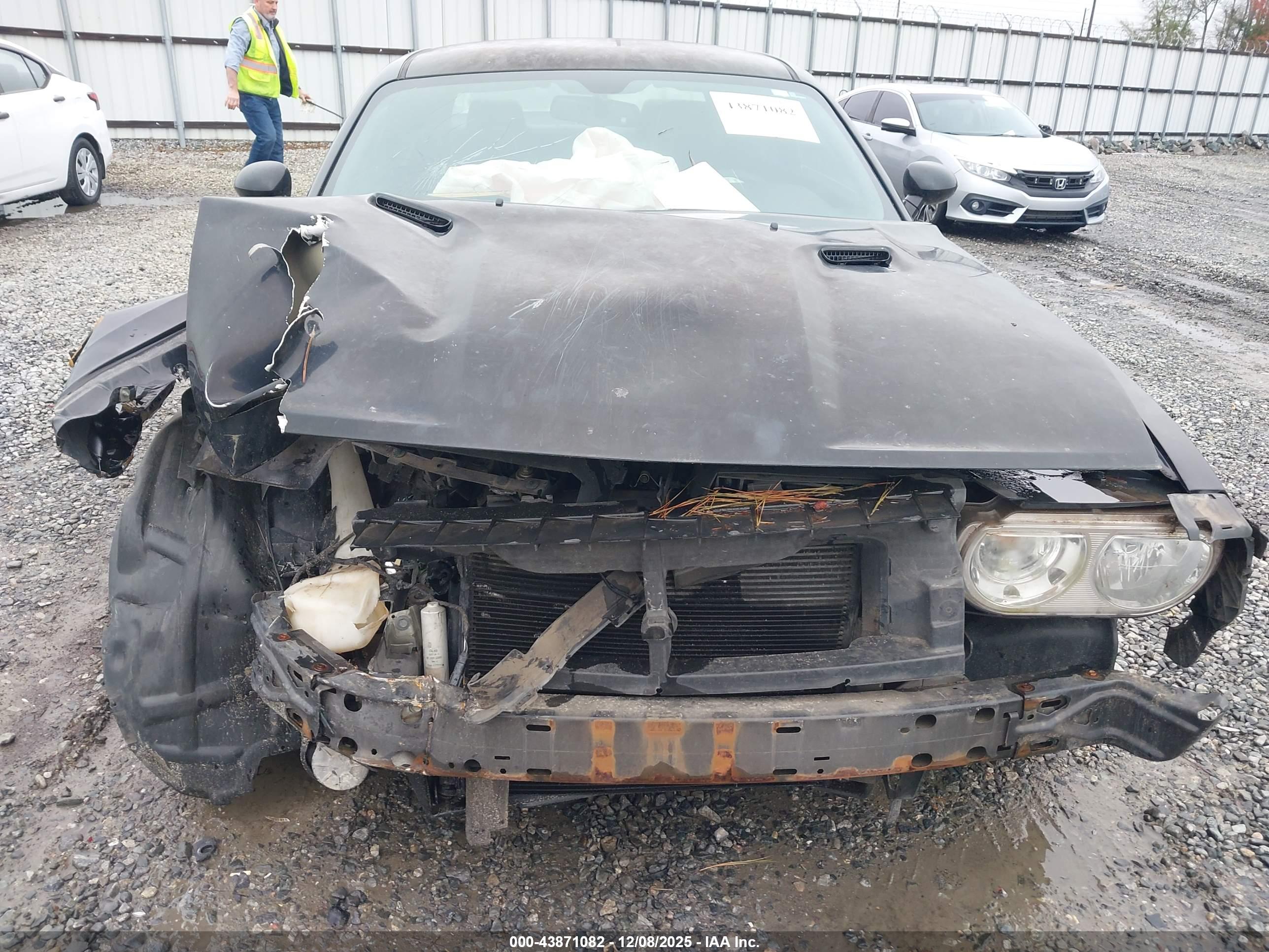 DODGE CHALLENGER image 6