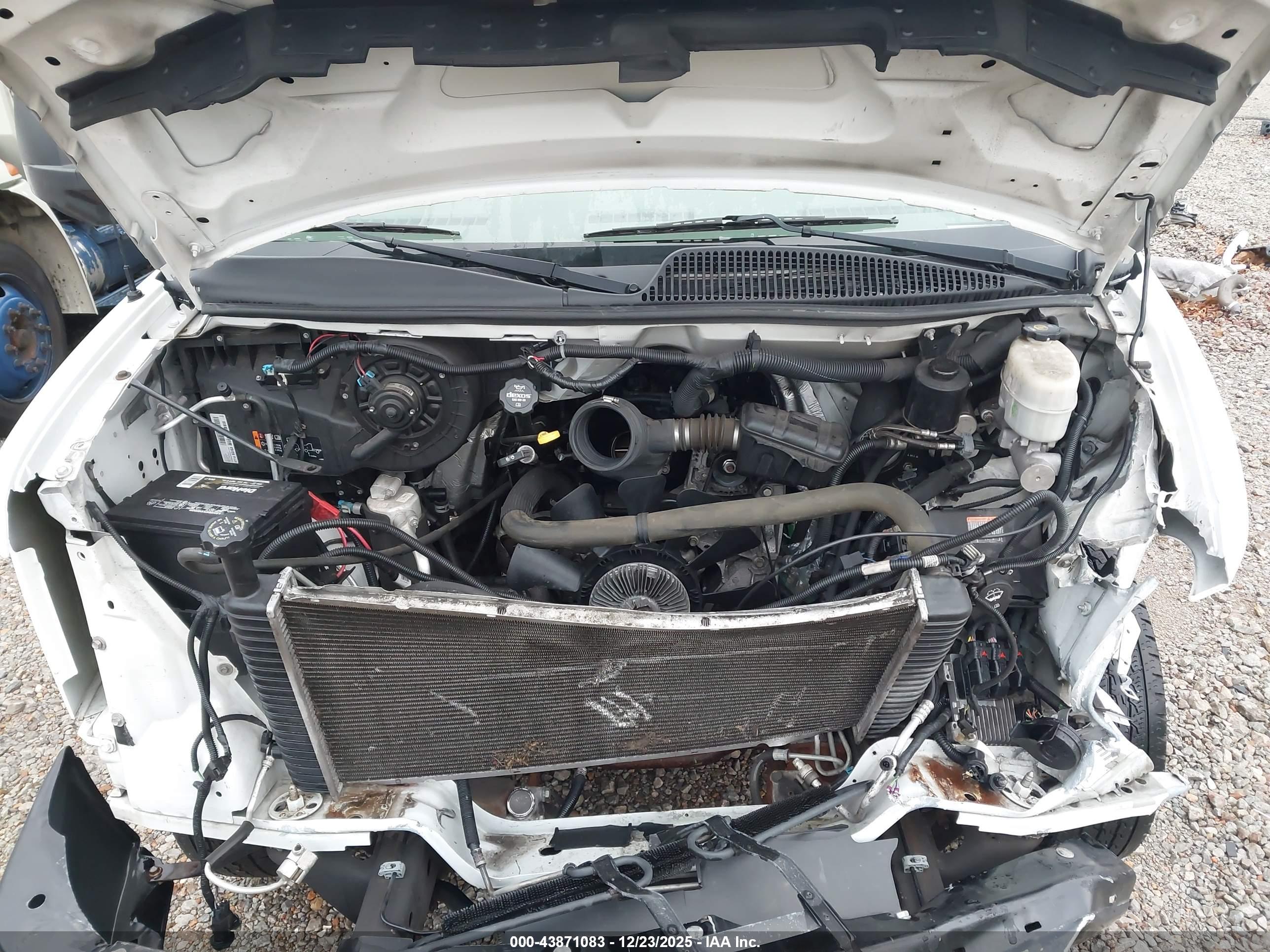 GMC SAVANA image 10