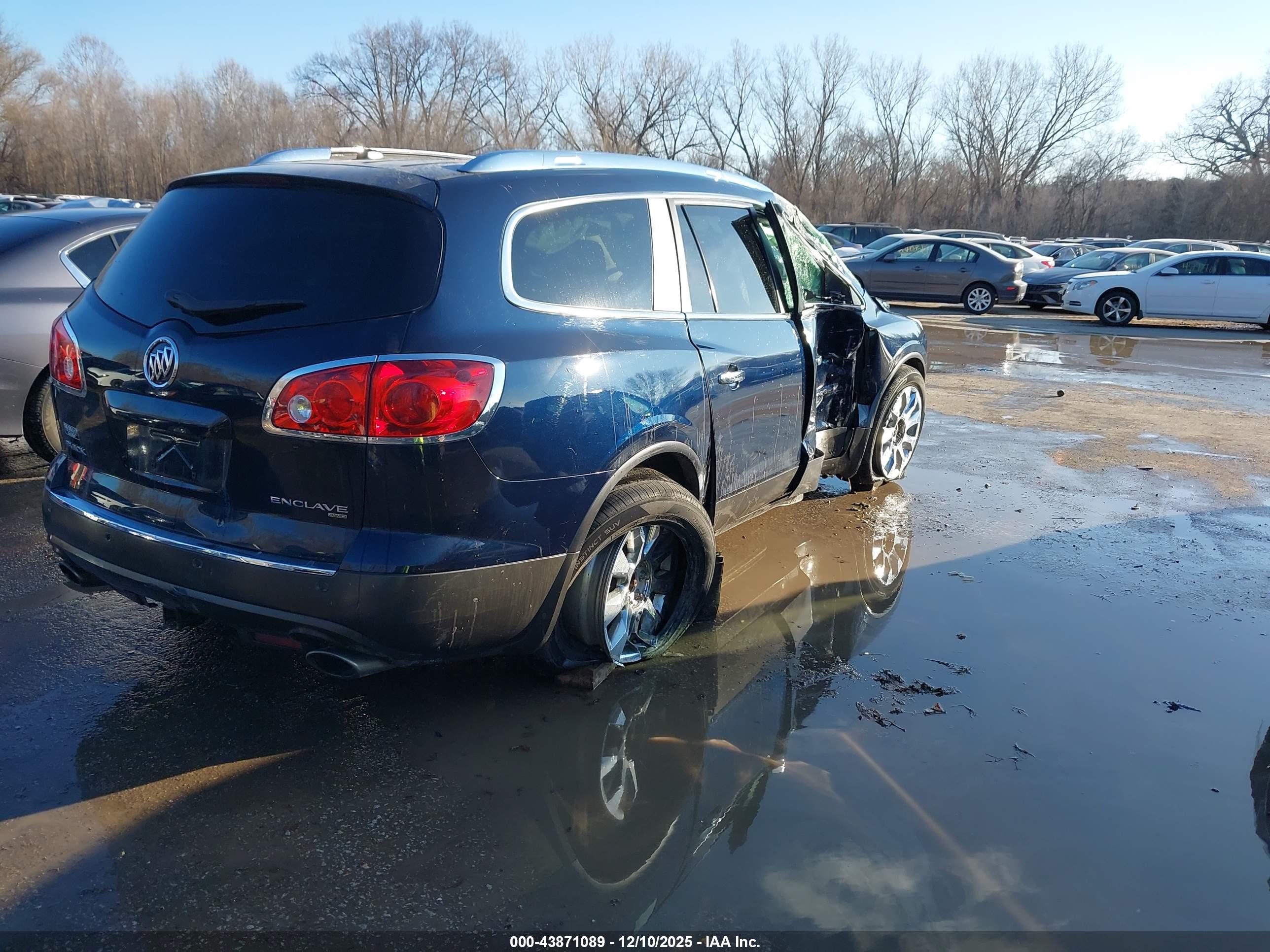 BUICK ENCLAVE image 4