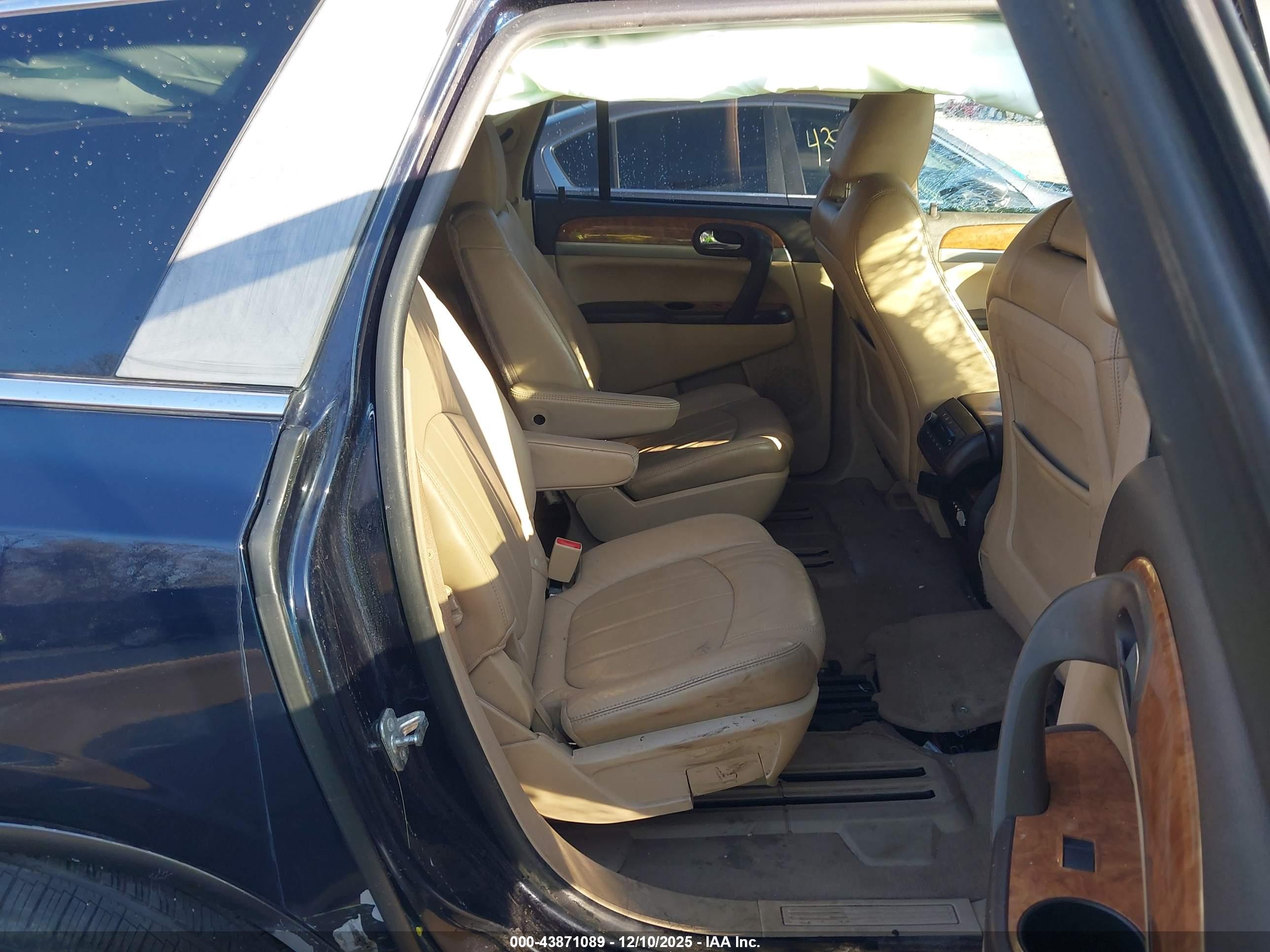 BUICK ENCLAVE image 8