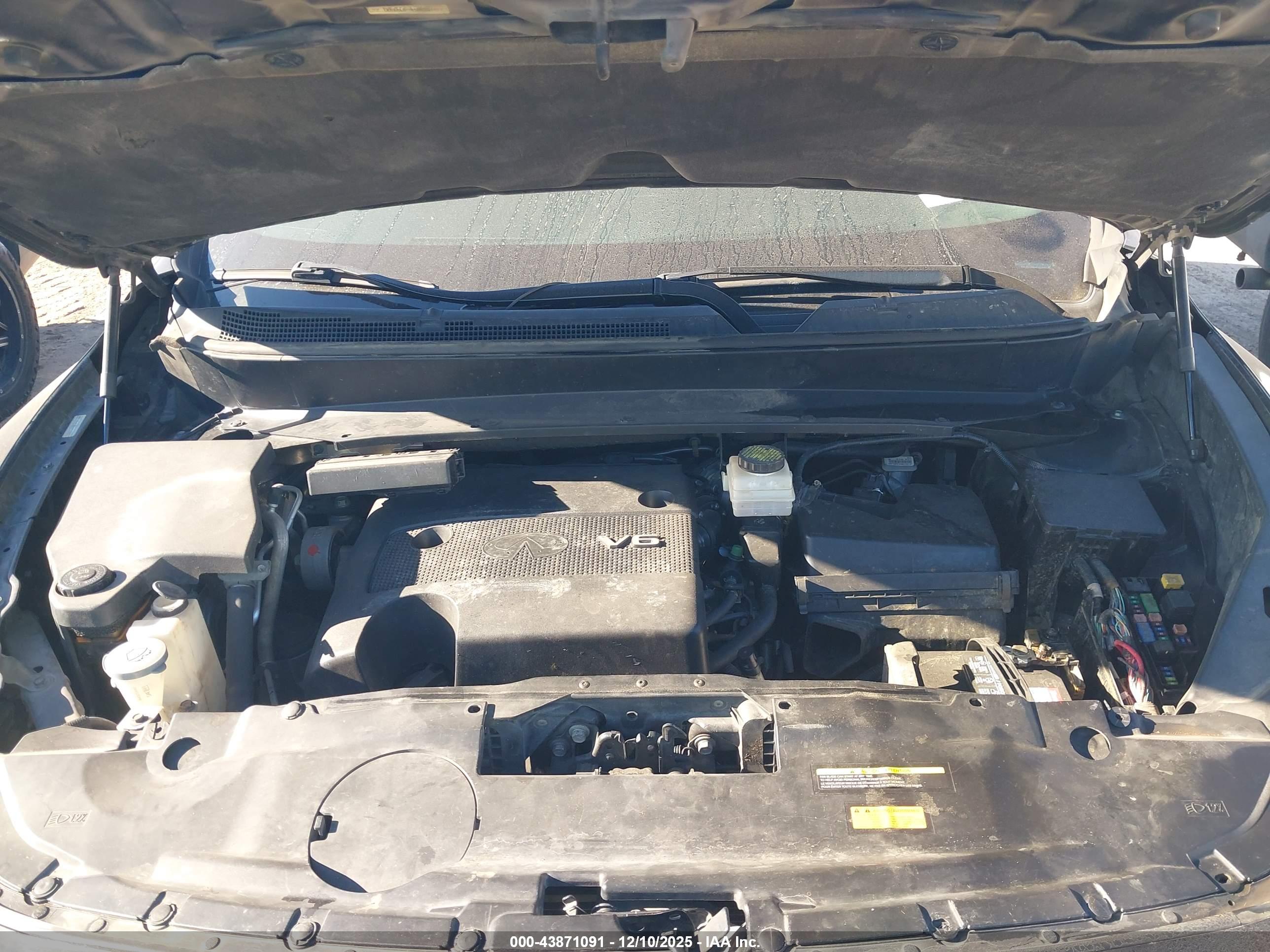 INFINITI JX35 image 10