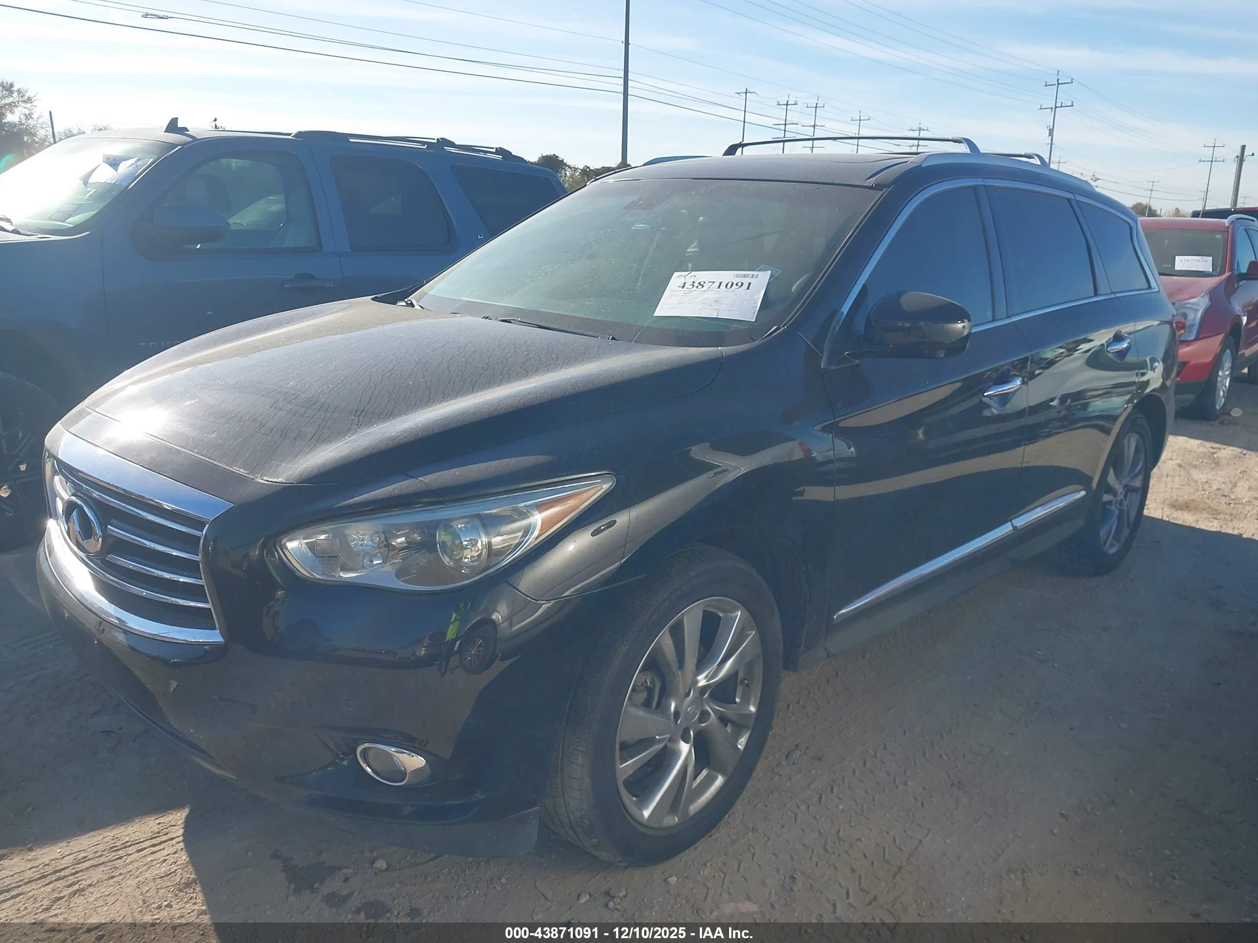 INFINITI JX35 image 2
